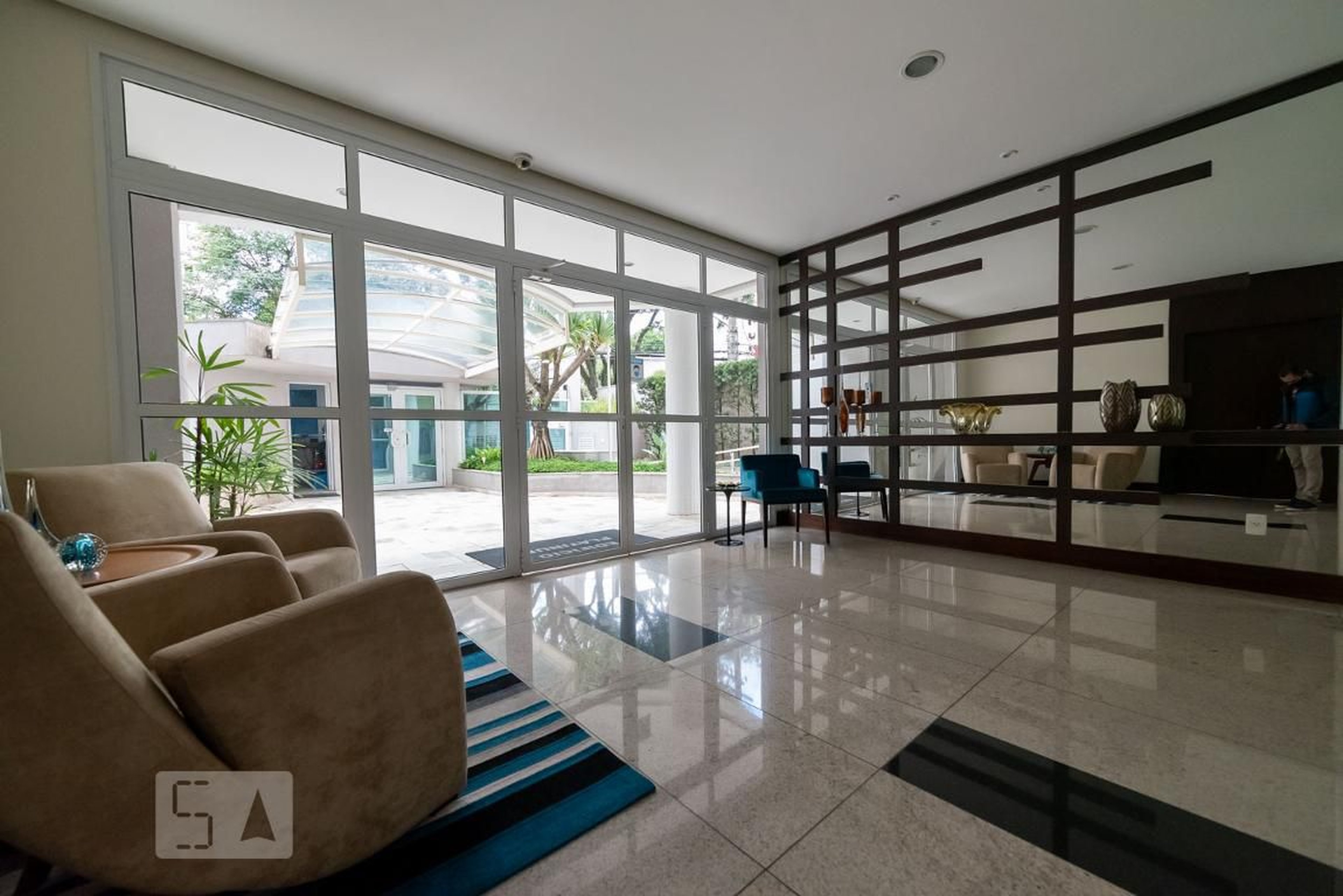 Hall social - Platinum