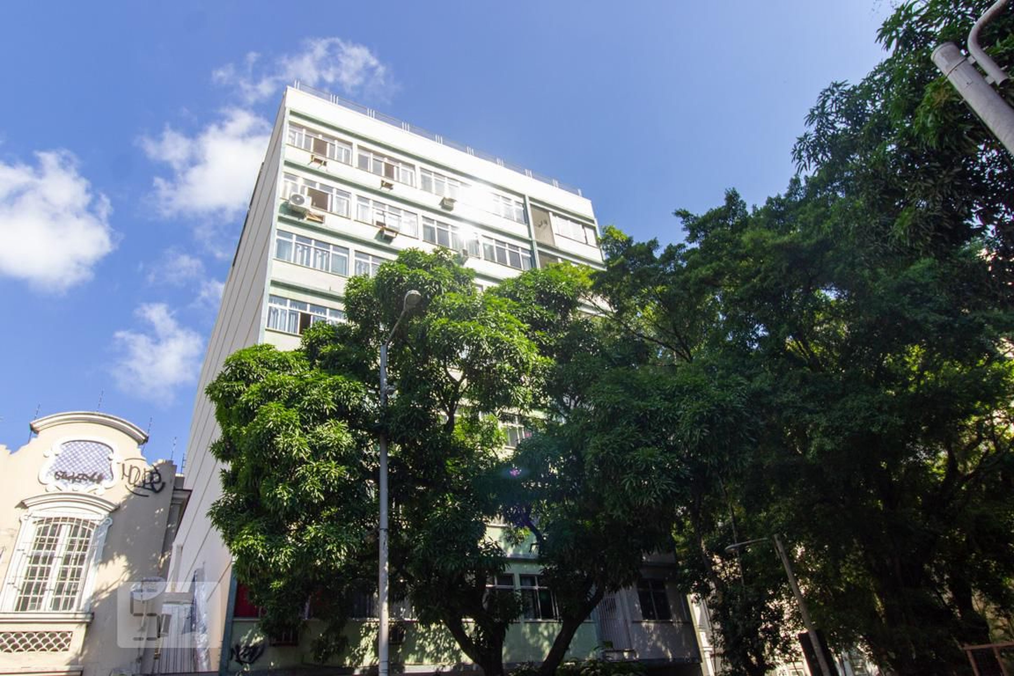 Fachada Condomínio em Rua Voluntários da Pátria, 415