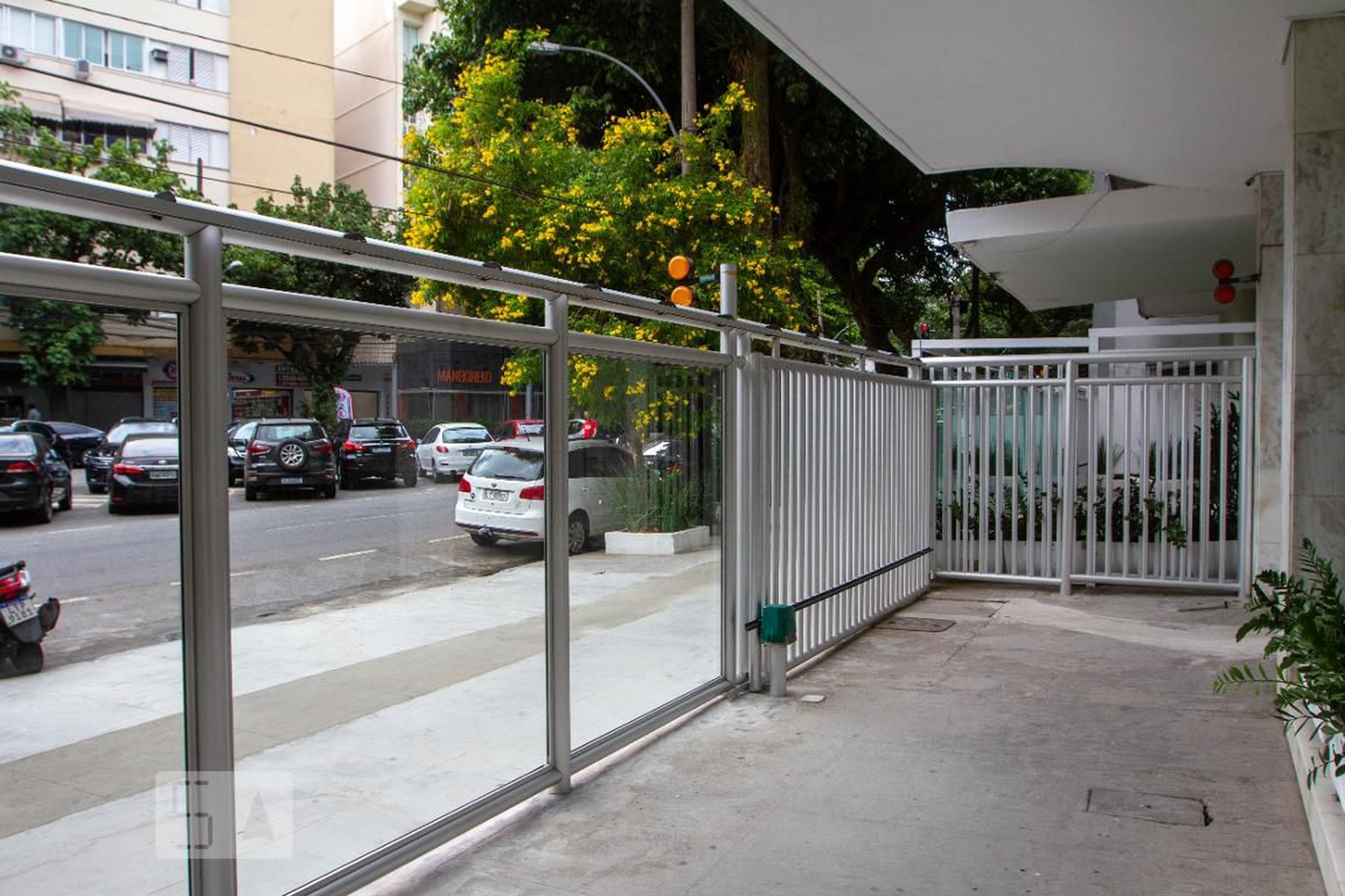 Entrada do Prédio - Ana Capri