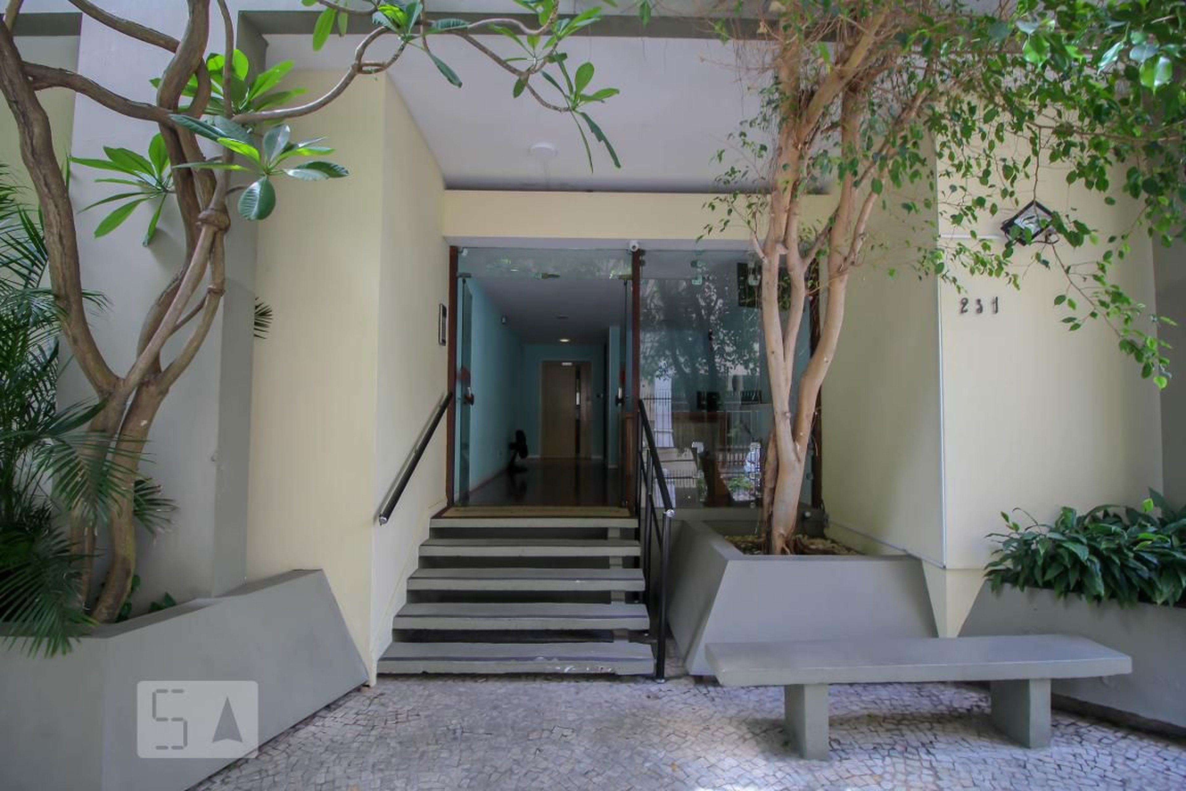 Entrada do Prédio - Marselle de Saint Henri