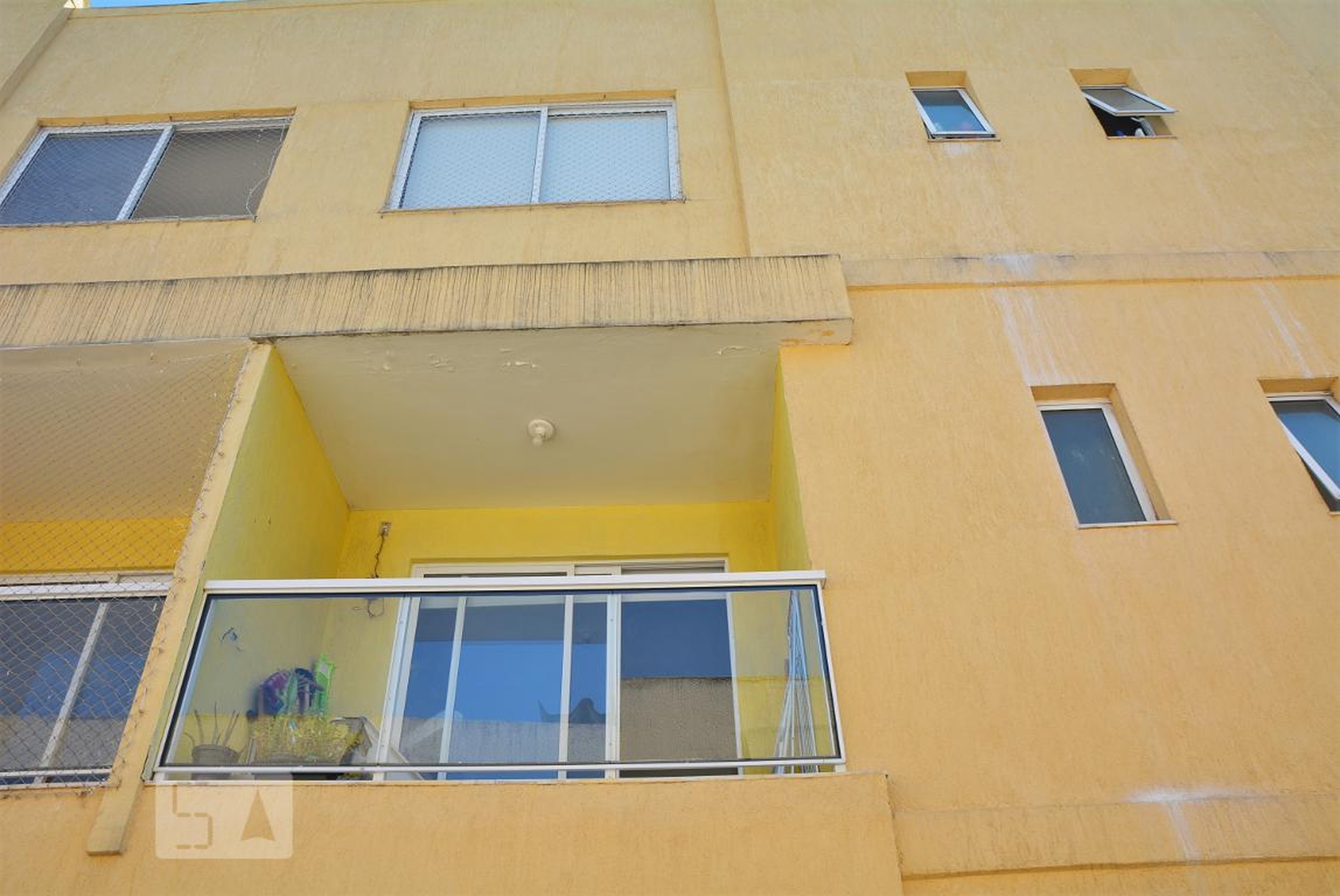 Fachada Condomínio em Rua José Silva, 104