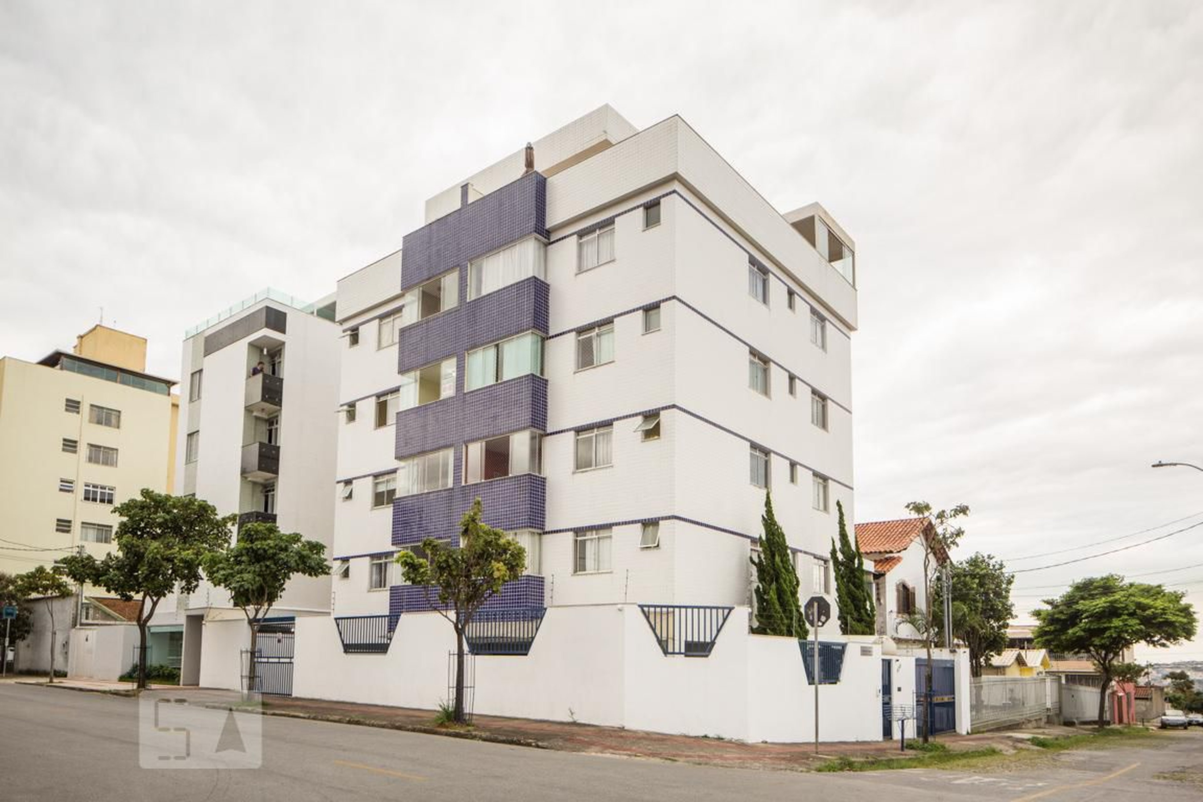 Fachada Condomínio em Rua Campinas, 630