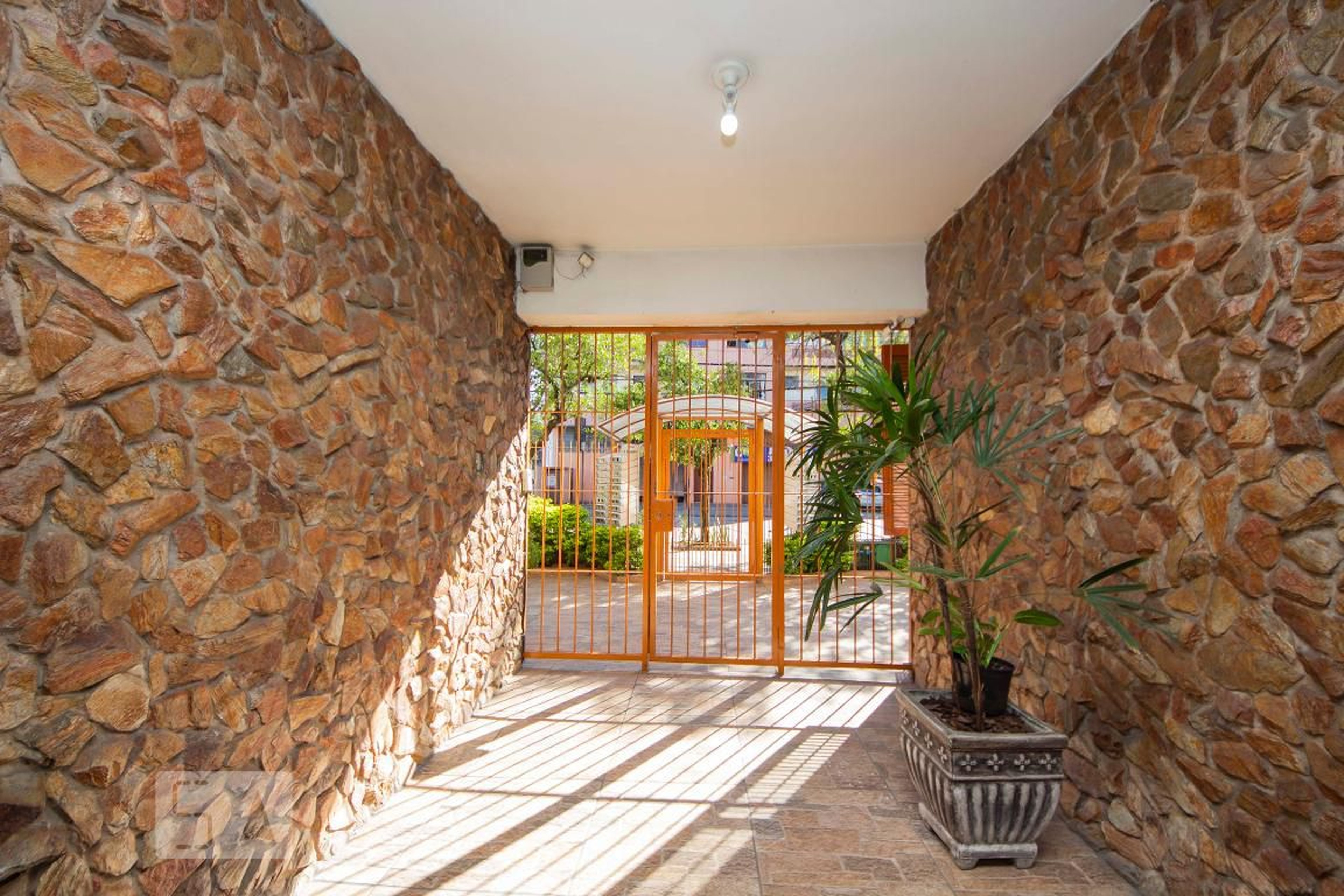 Fachada do Condomínio Condomínio Três Amigos