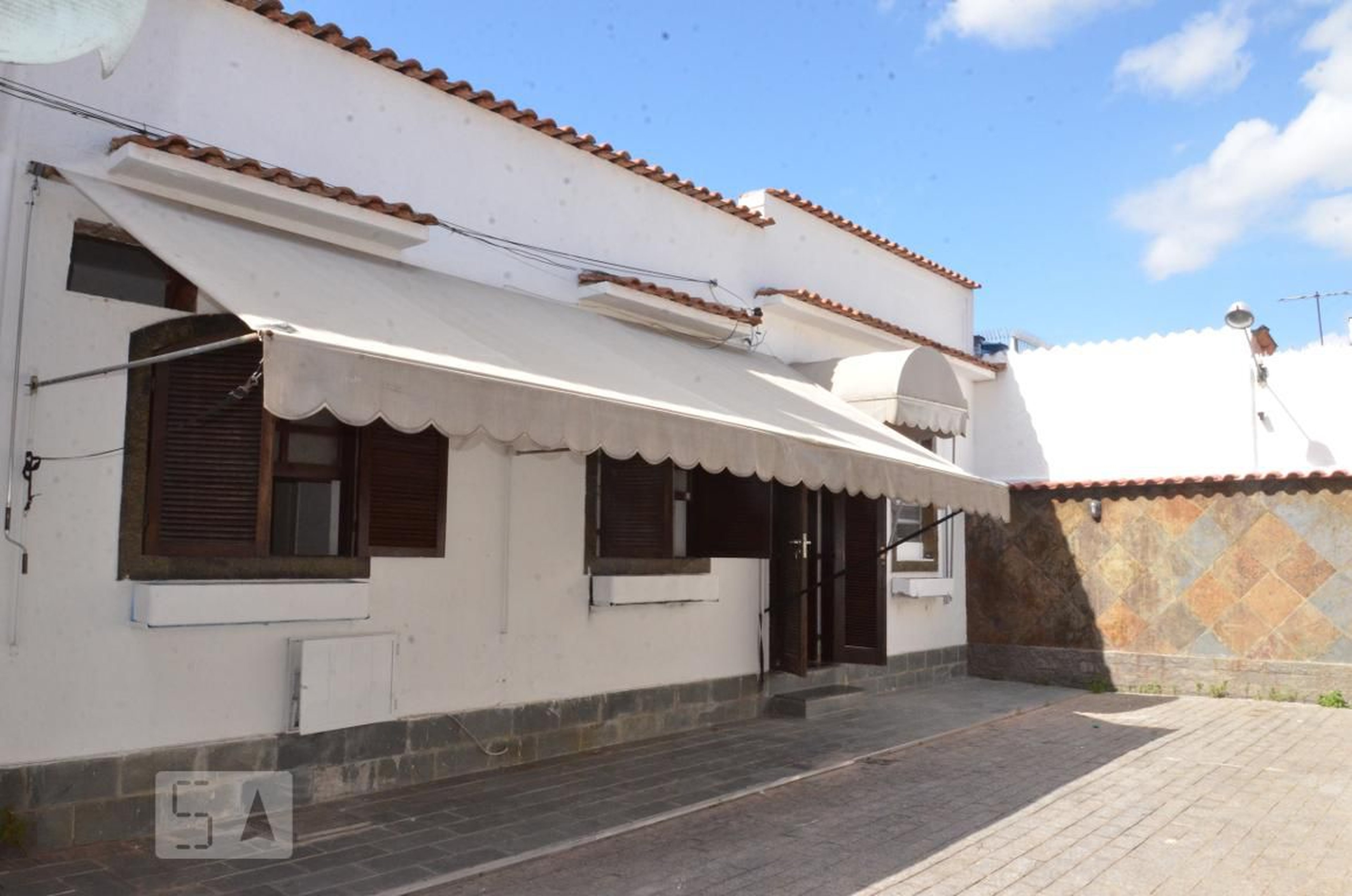 Fachada Condomínio em Rua Adolfo Bergamini, 257
