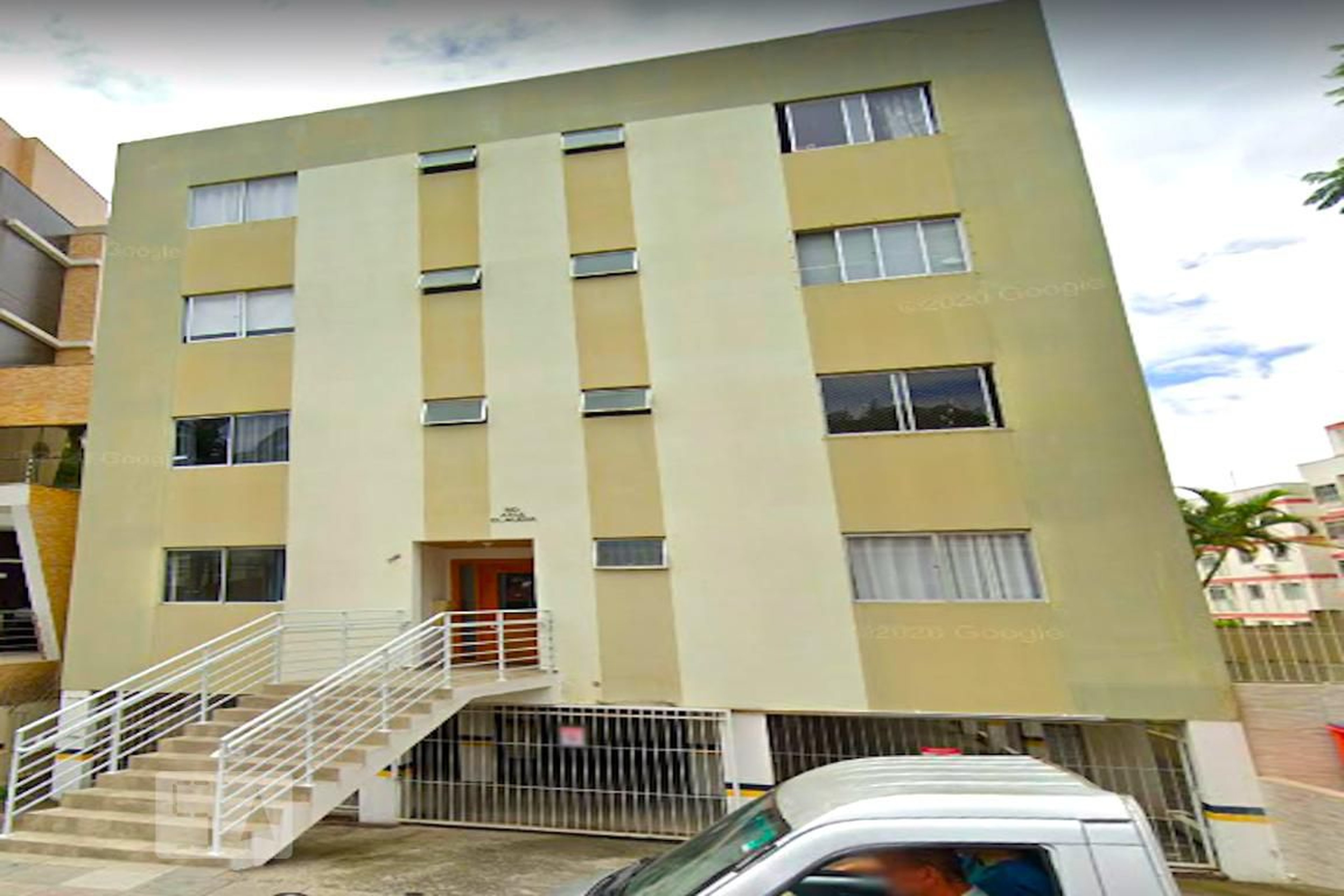 Fachada Condomínio em Rua Lauro Linhares, 617