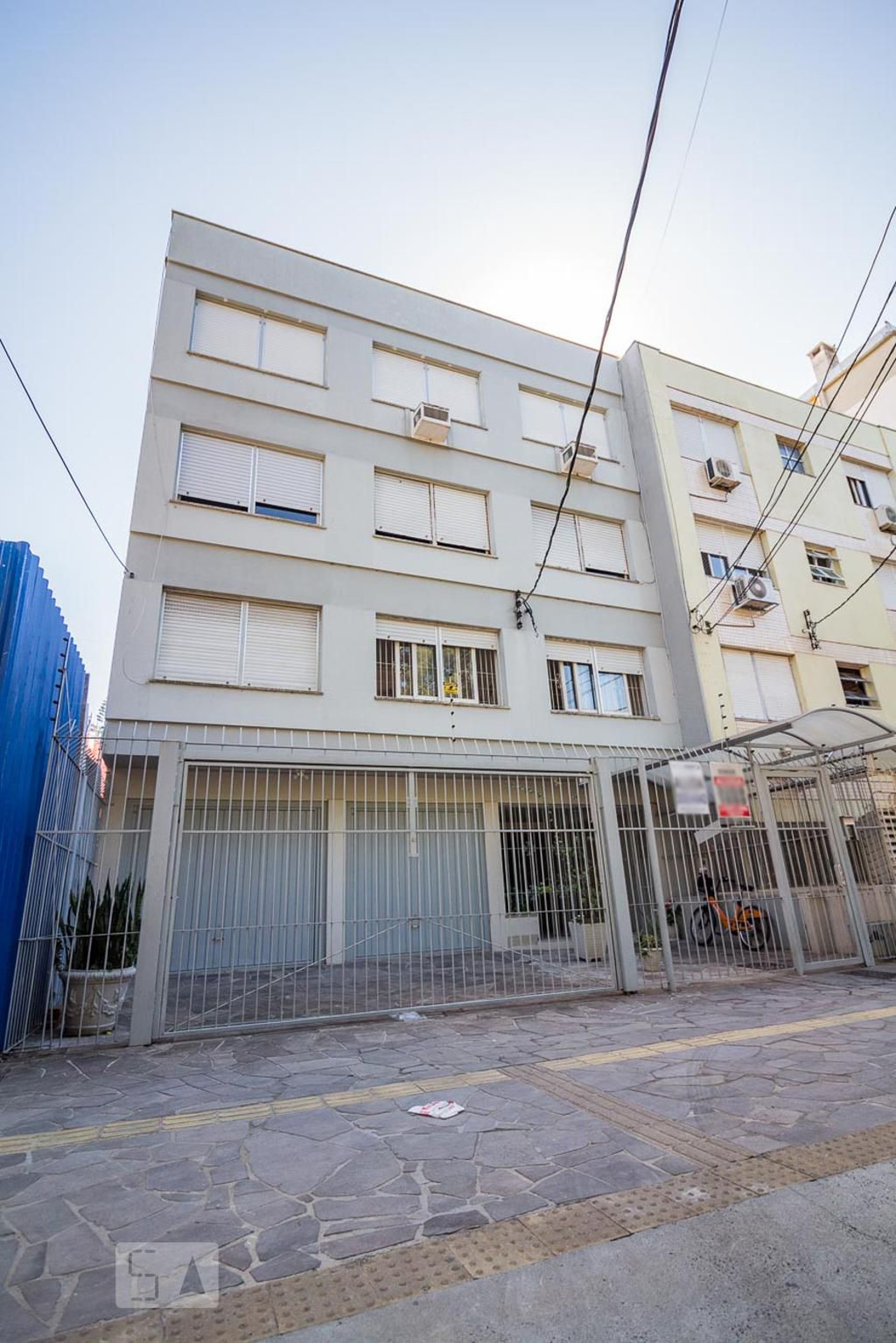 Fachada Condomínio em Rua Laurindo, 134