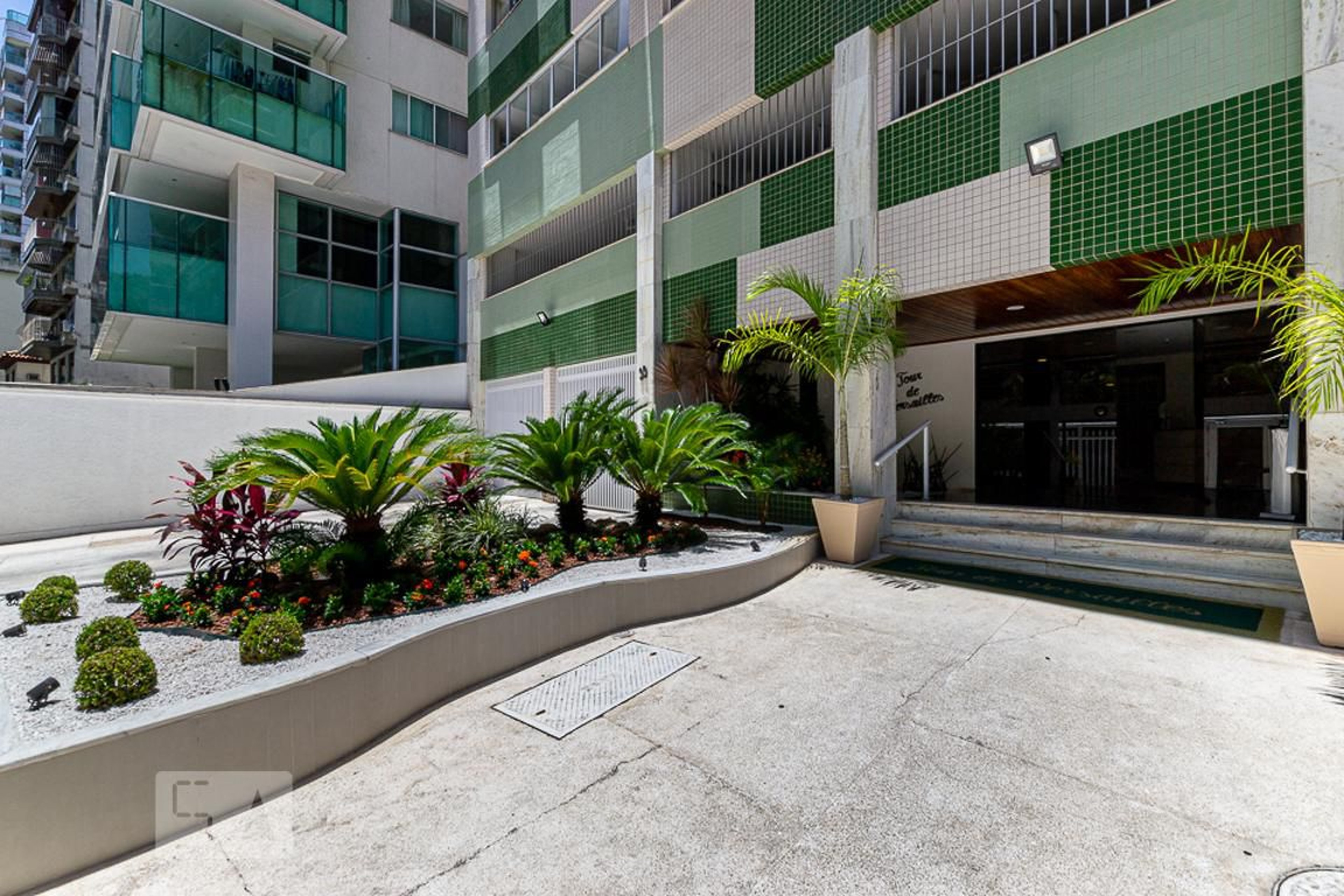 Entrada - Tour de Versailles