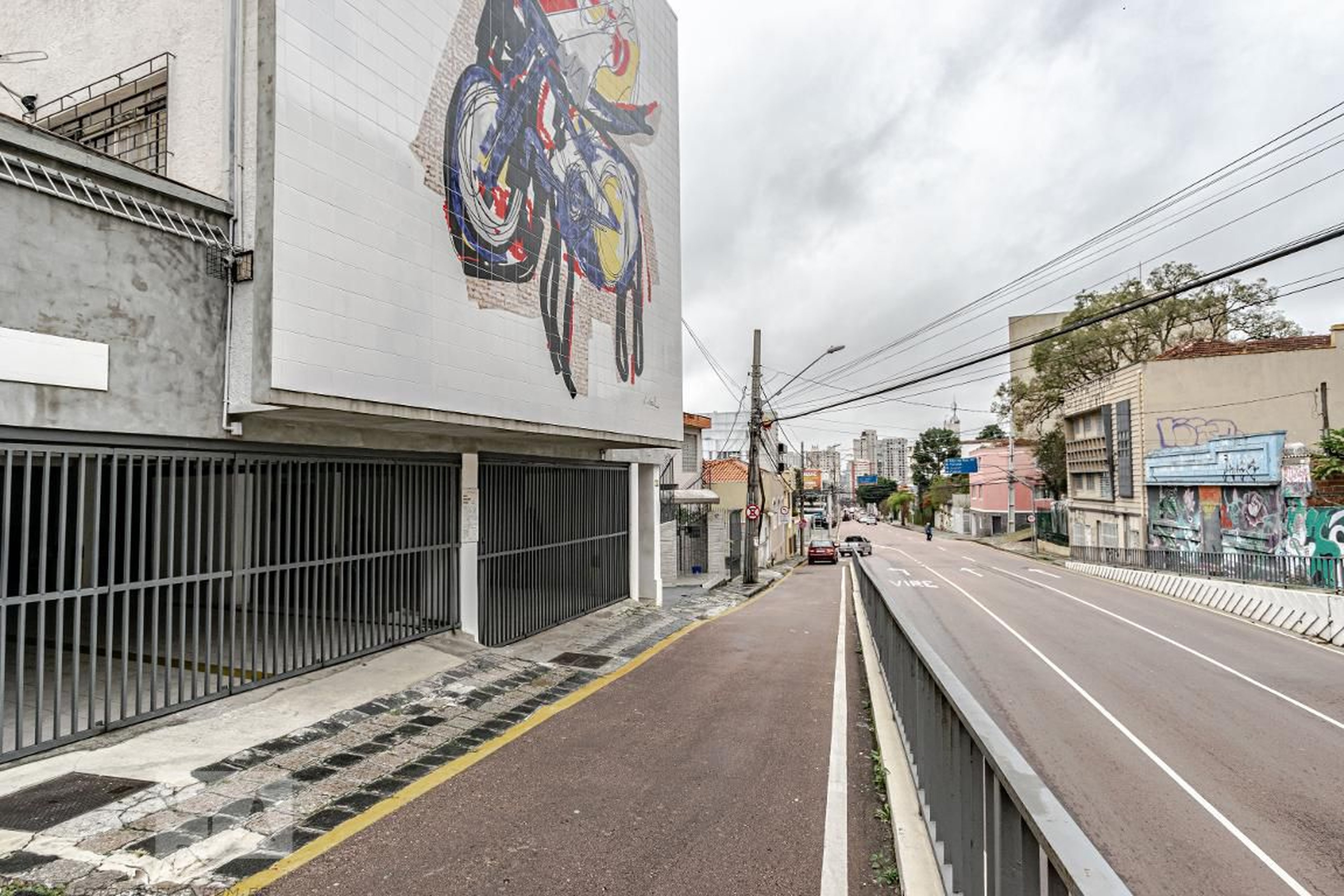 Fachada Condomínio em Rua Treze de Maio, 1184