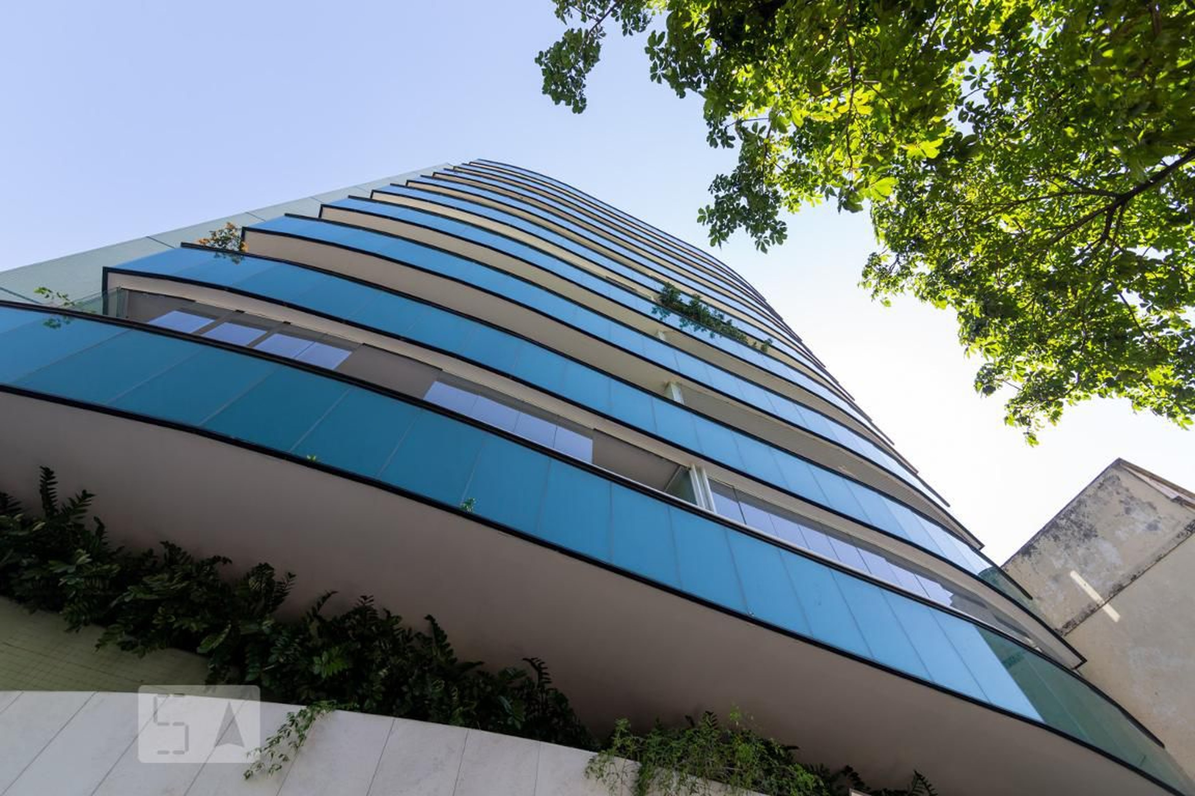 Fachada Condomínio em Rua Doutor Satamini, 183