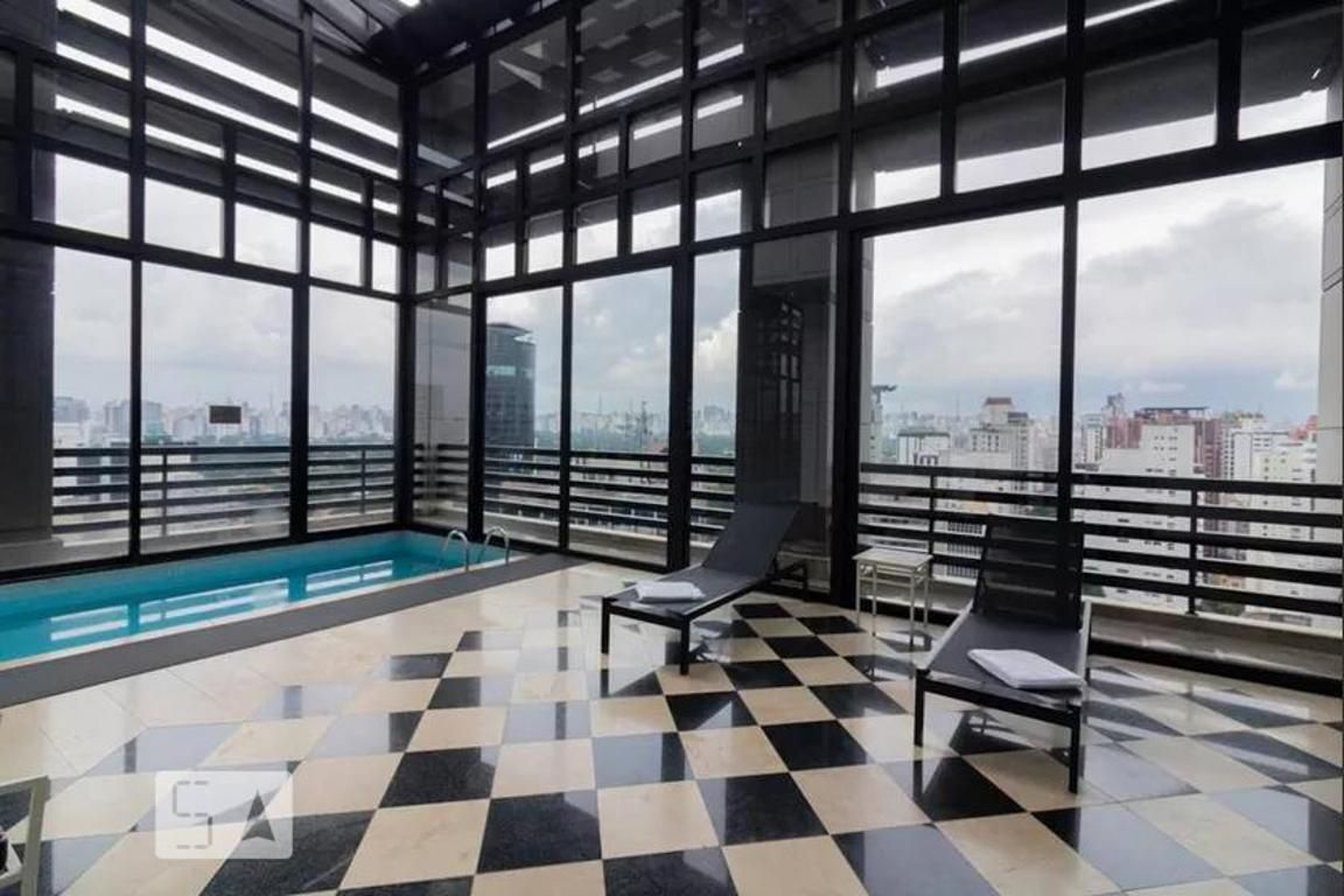 Piscina - Radisson Faria Lima