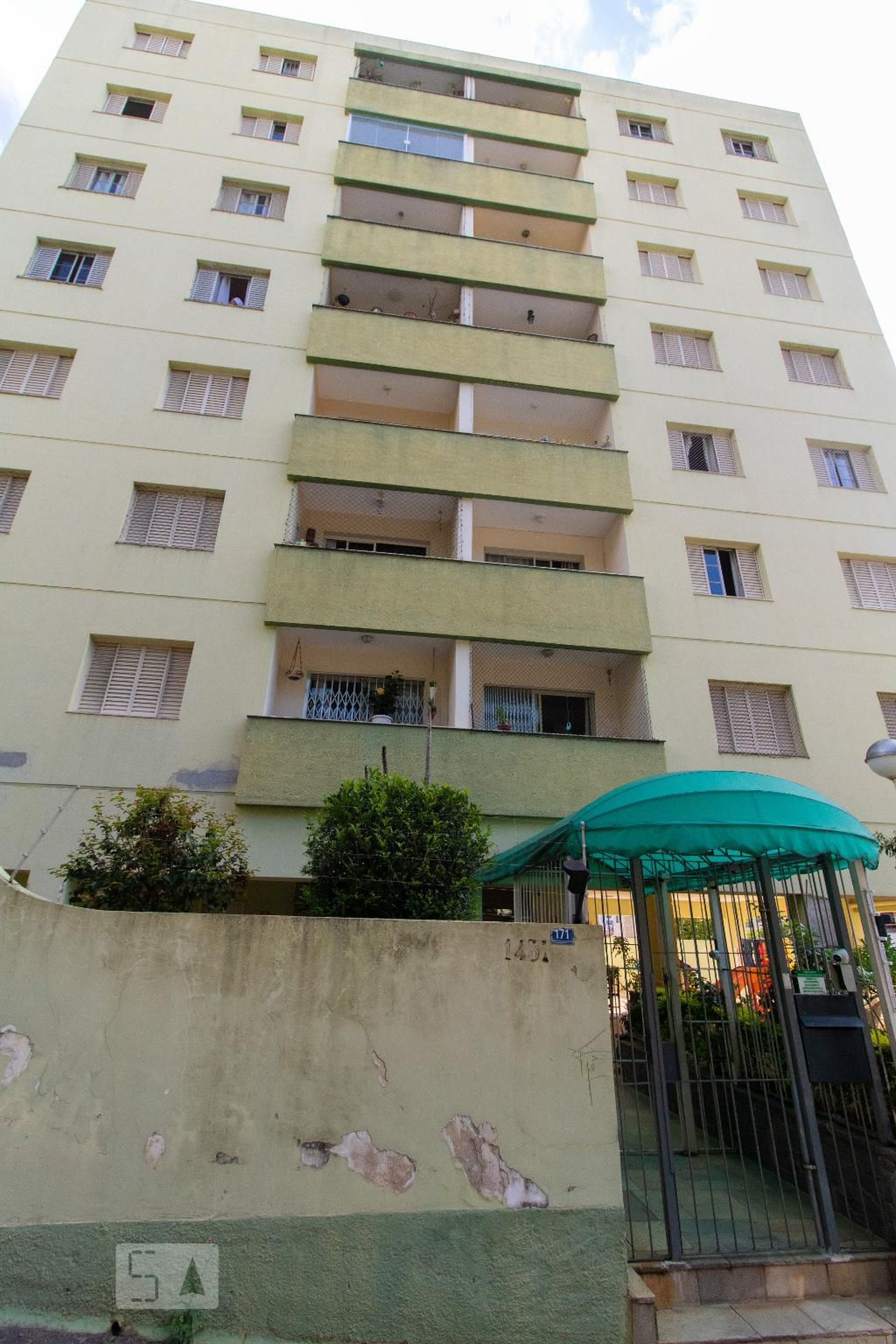 Fachada Condomínio em Rua Nossa Senhora de Lourdes, 171