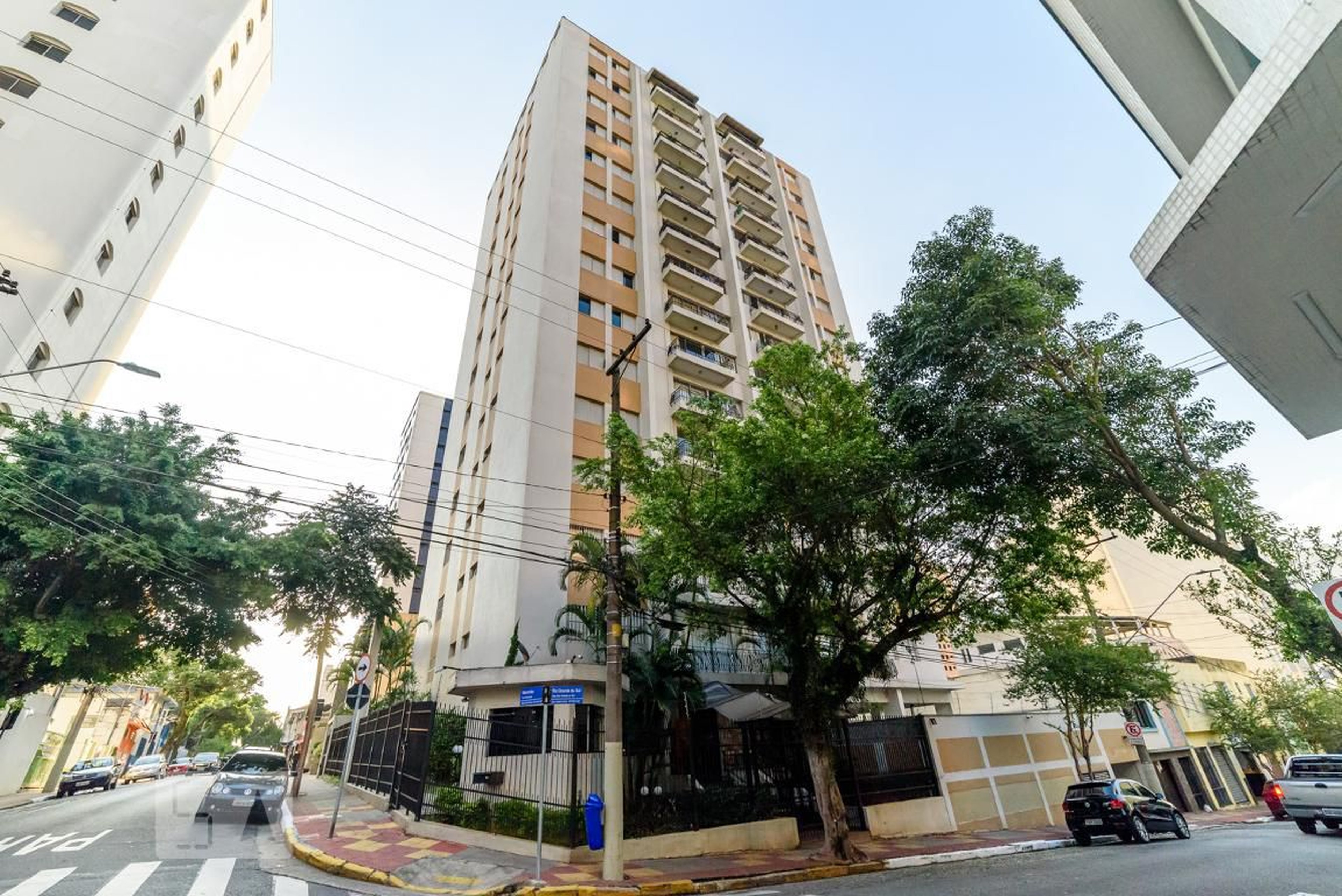 Fachada do Prédio Condomínio em Rua Rio Grande do Sul, 1010