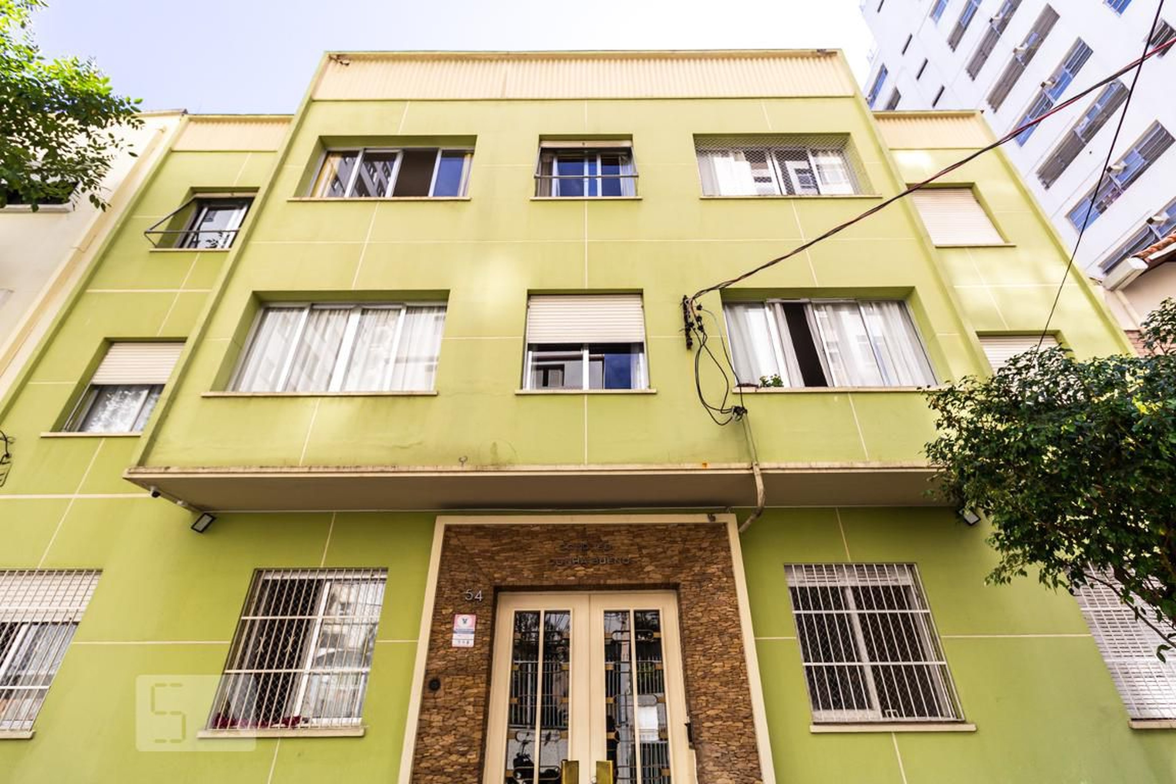 Fachada Condomínio em Rua Sebastiana da Cunha Bueno, 54