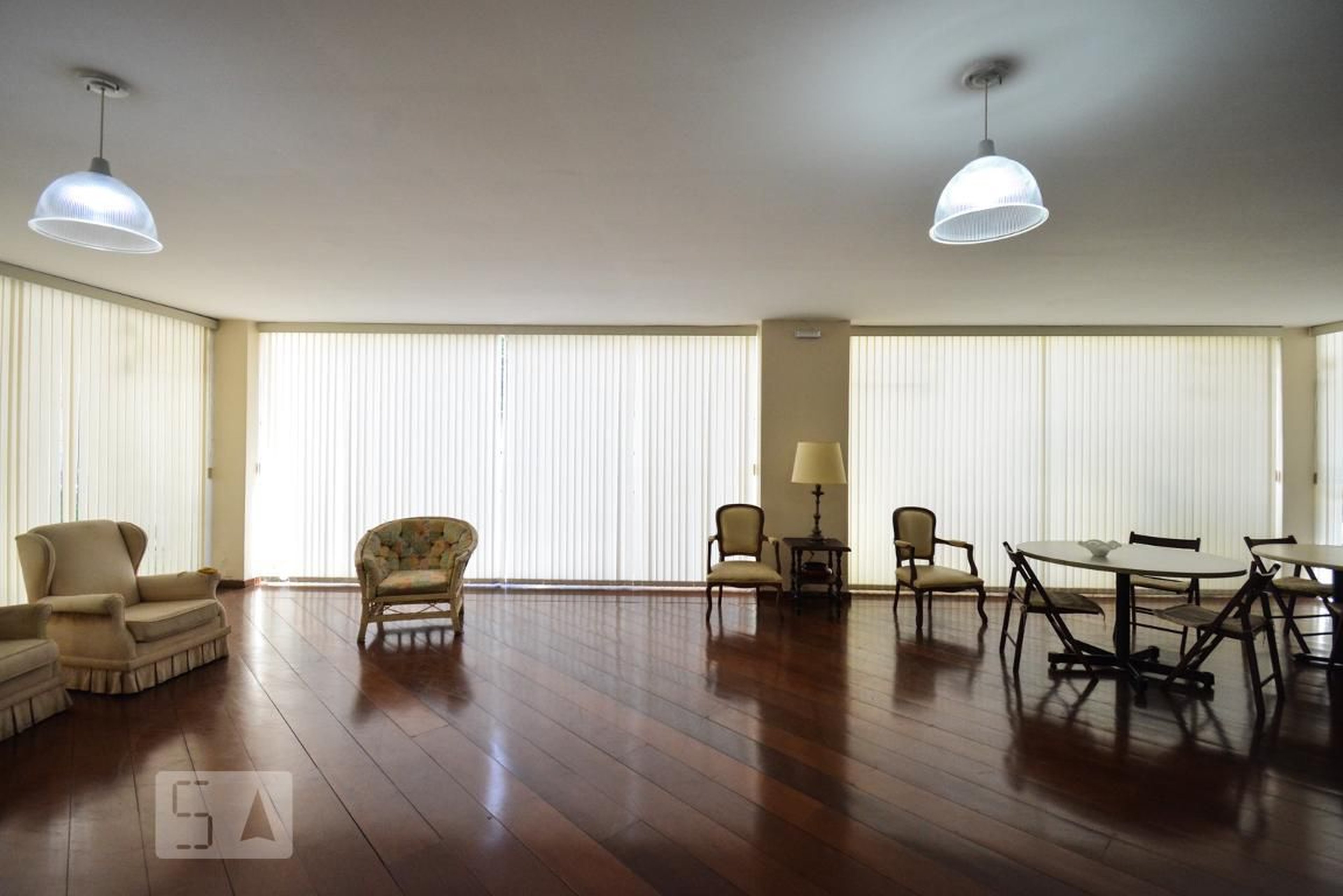 Área externa - Emília