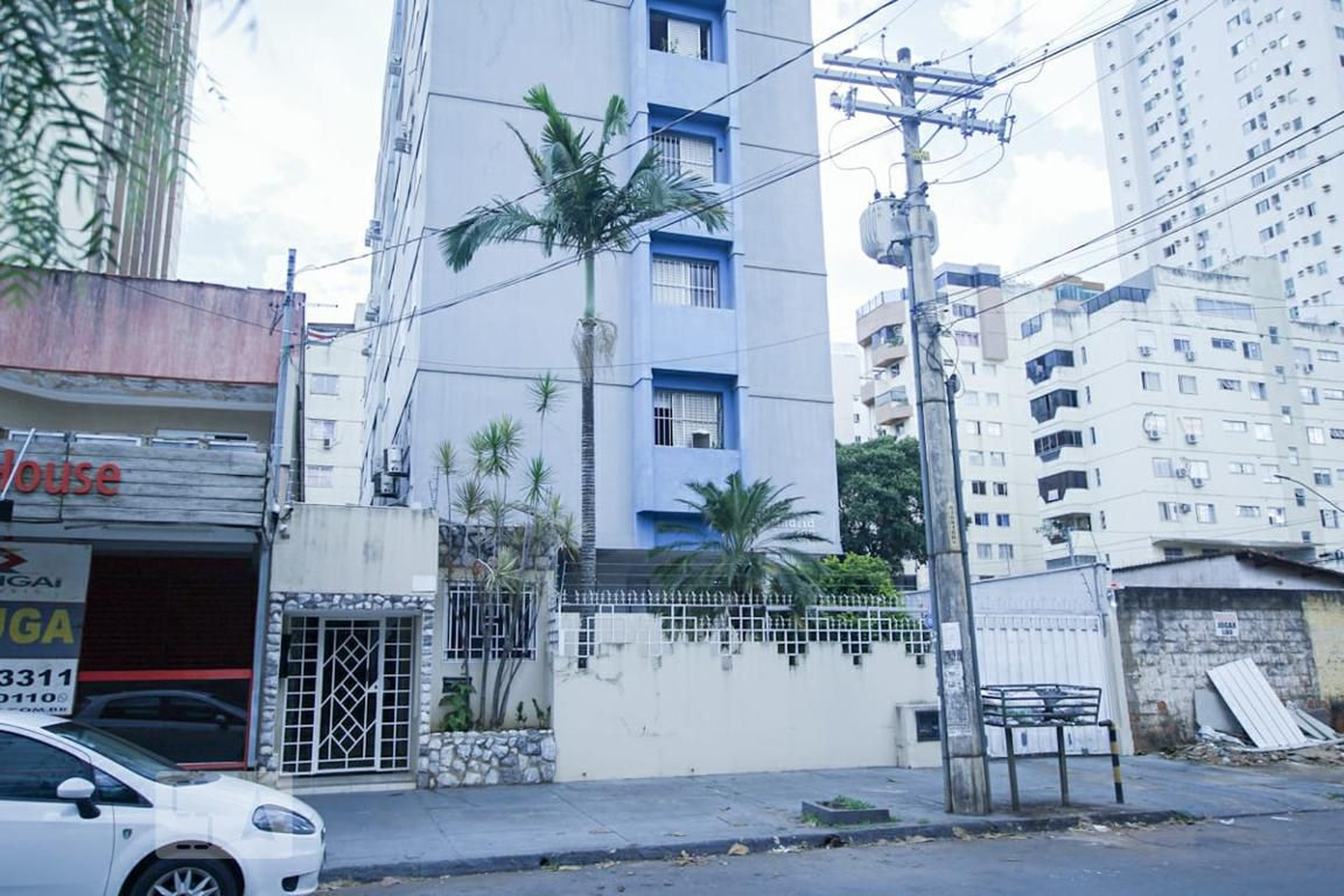 Fachada Condomínio em Rua T 64, 193 