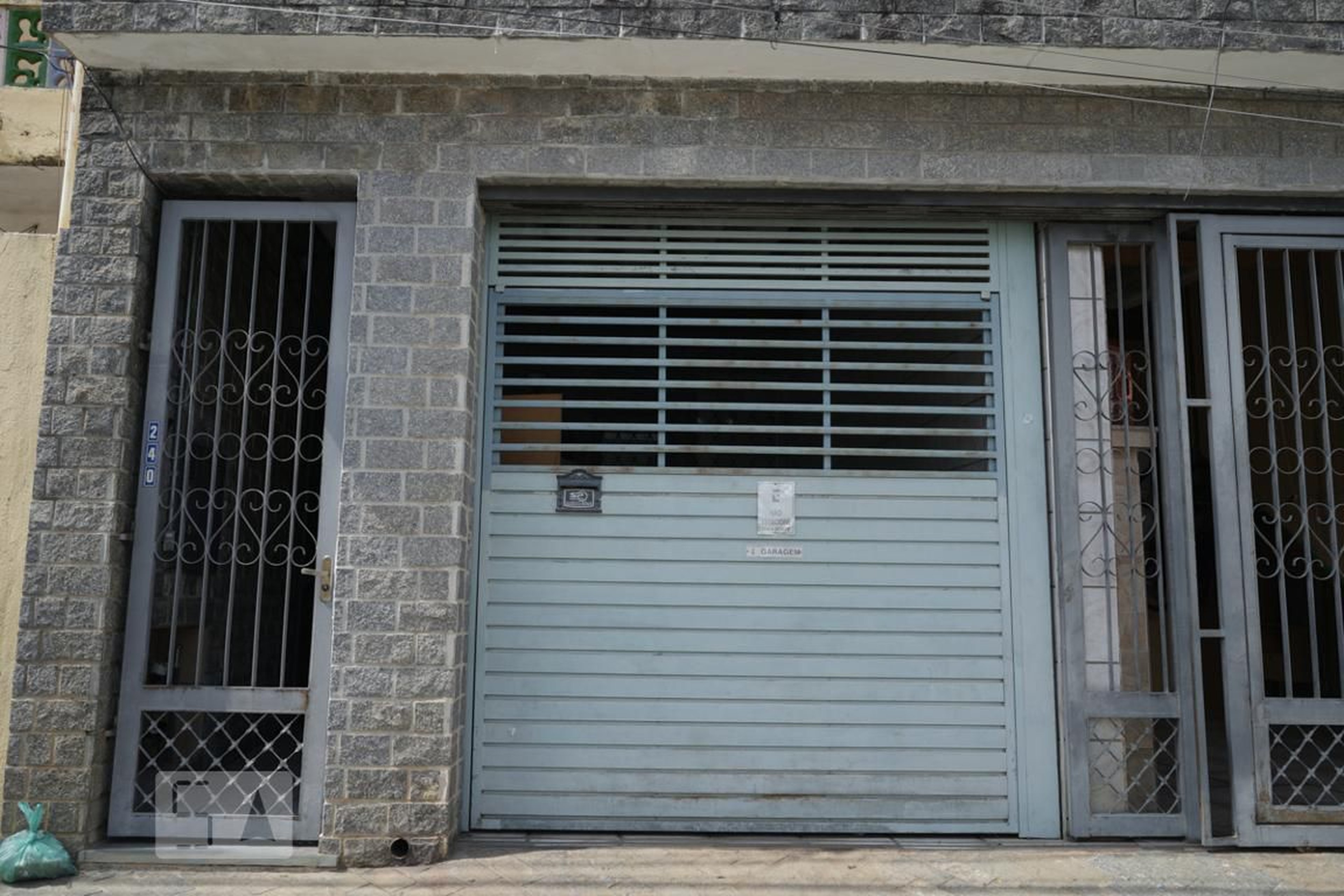 Fachada Condomínio em Rua Ninete, 240