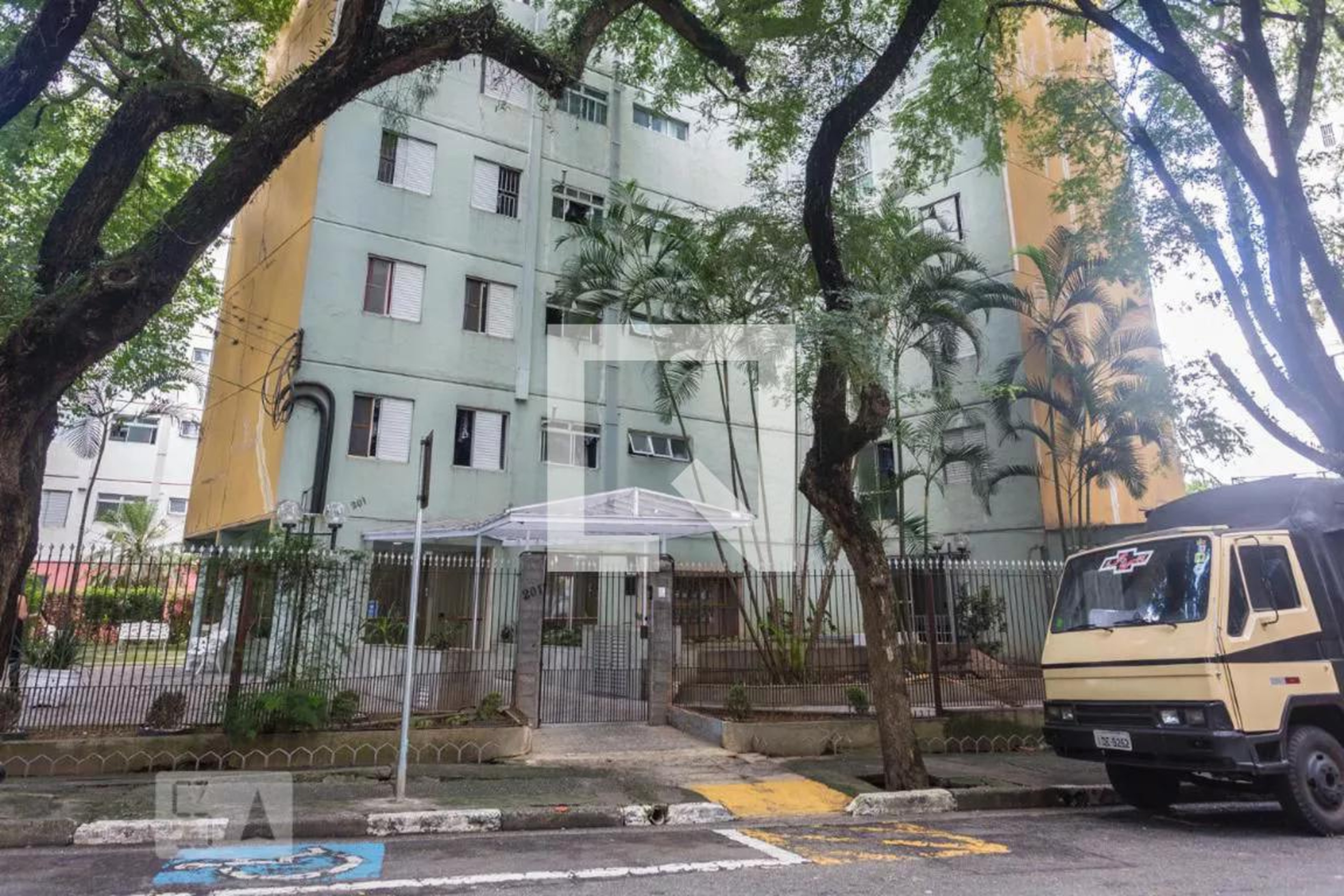 Fachada Condomínio em Avenida João Del Papa, 201