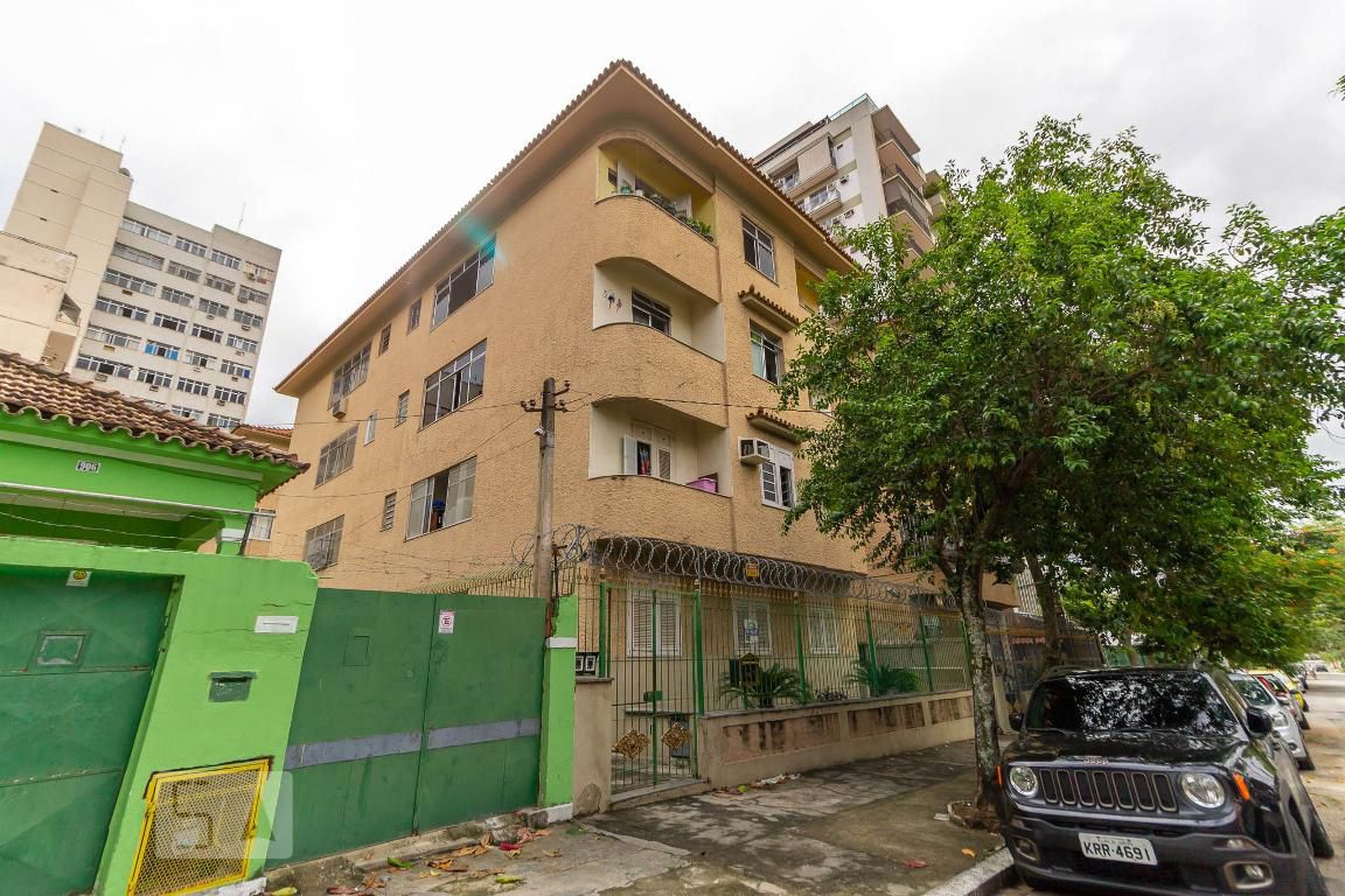 Fachada Condomínio em Rua Monsenhor Jerônimo, 890