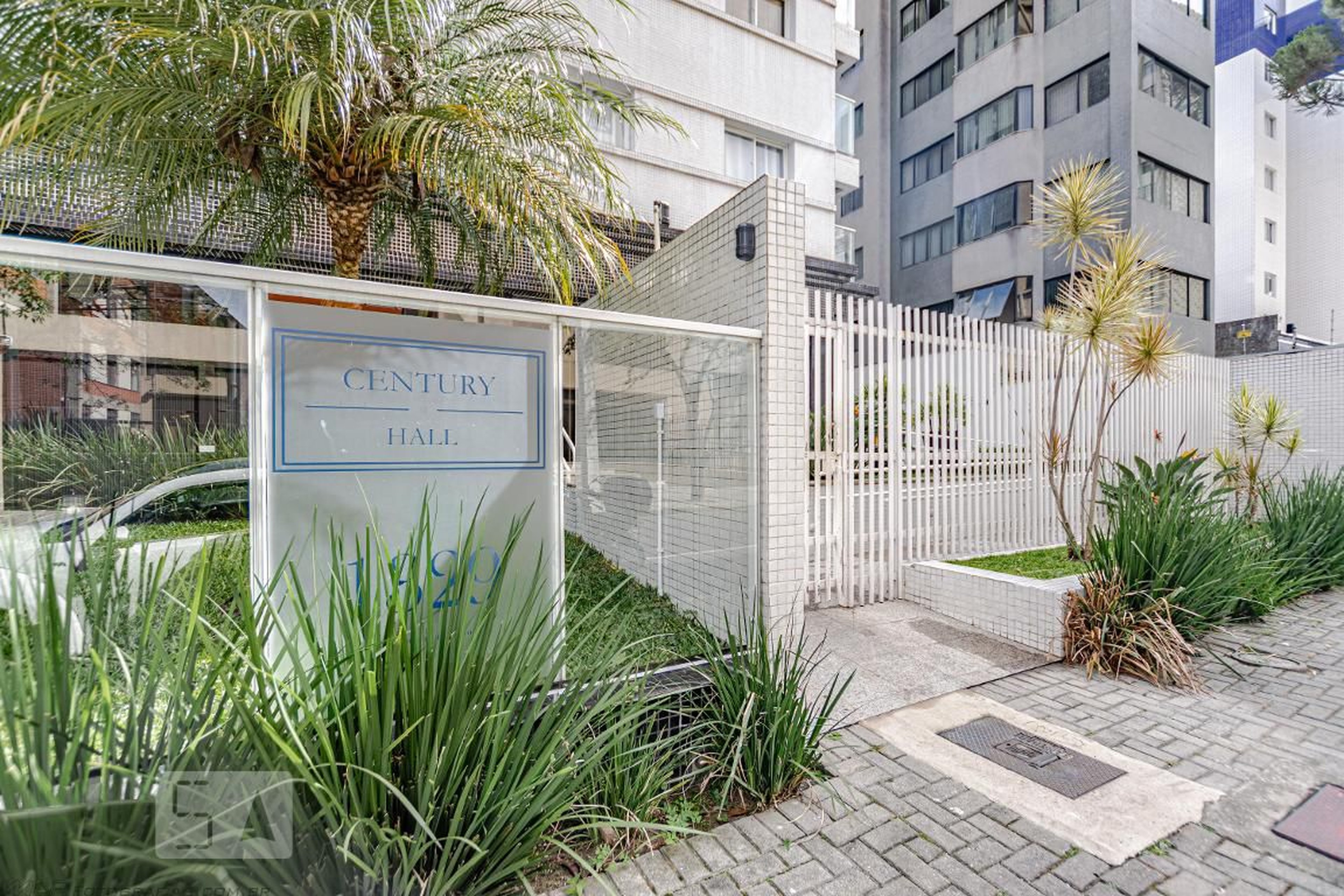 Entrada - Century Hall