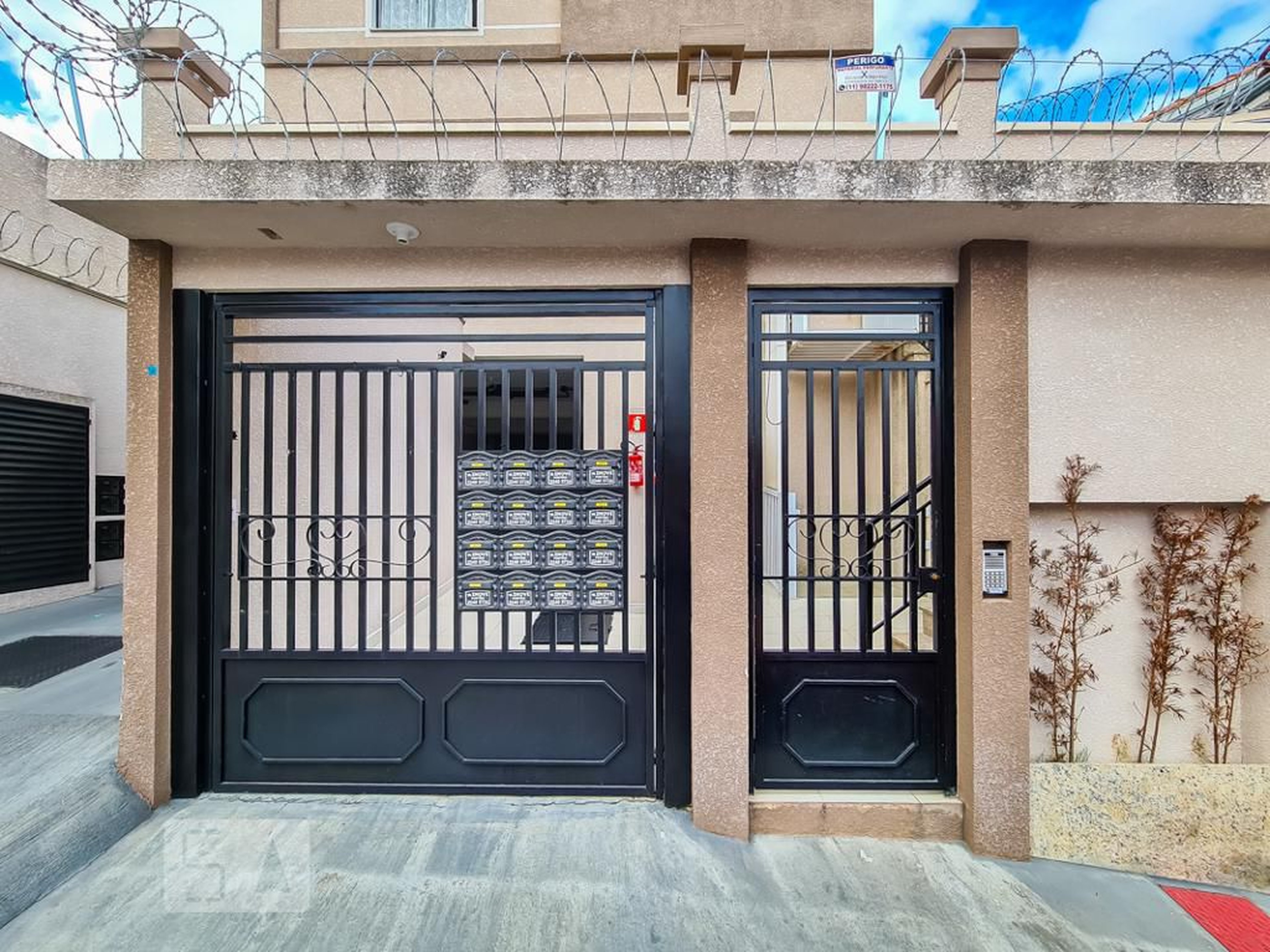 Fachada Condomínio em Rua Nilo Luís Mazzei, 126