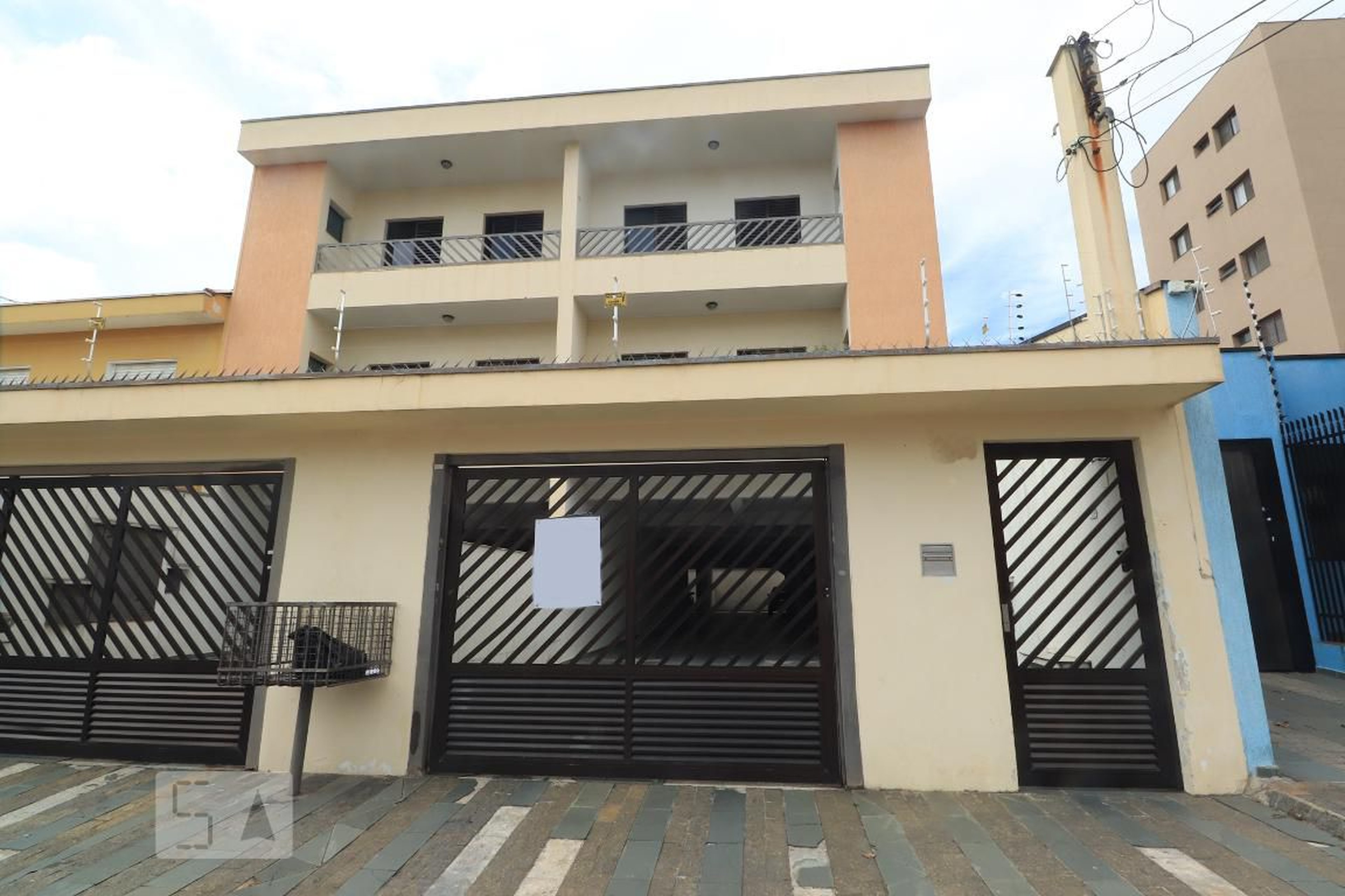 Fachada Condomínio em Rua Campo Grande, 212