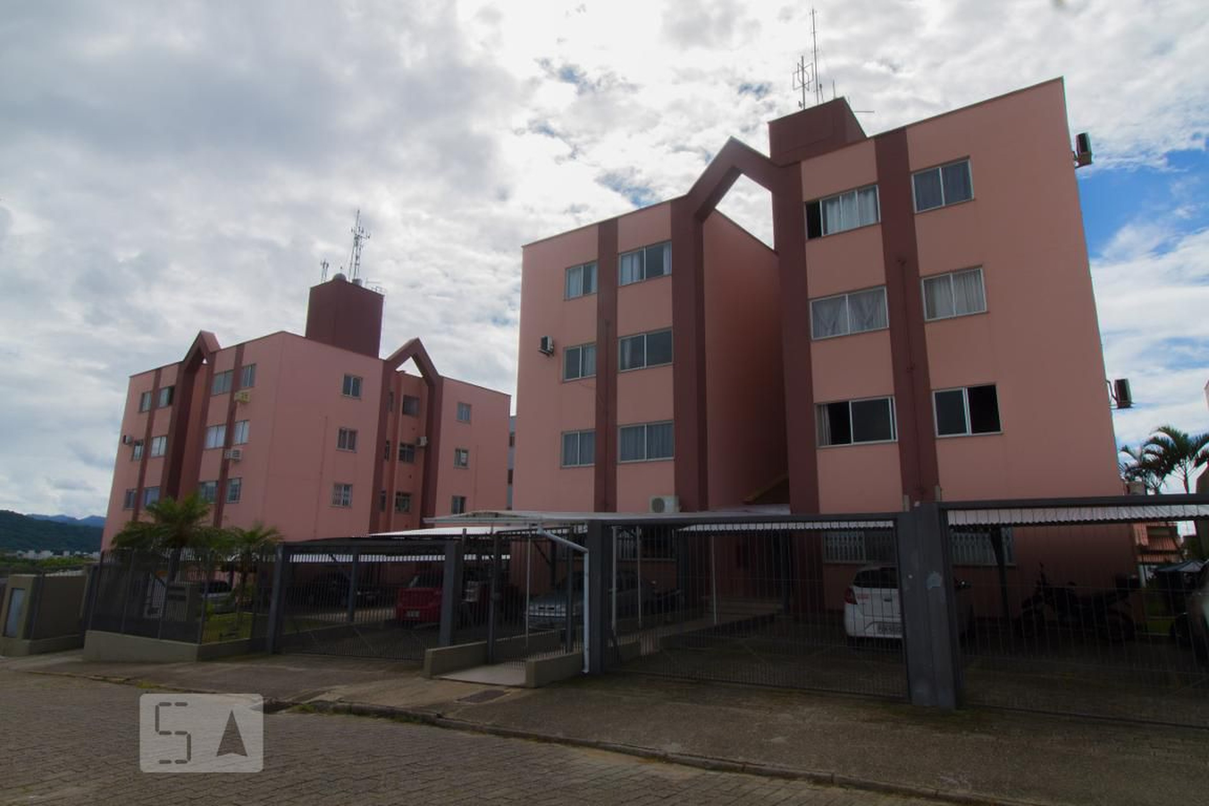 Fachada do Condomínio Residencial Araucaria