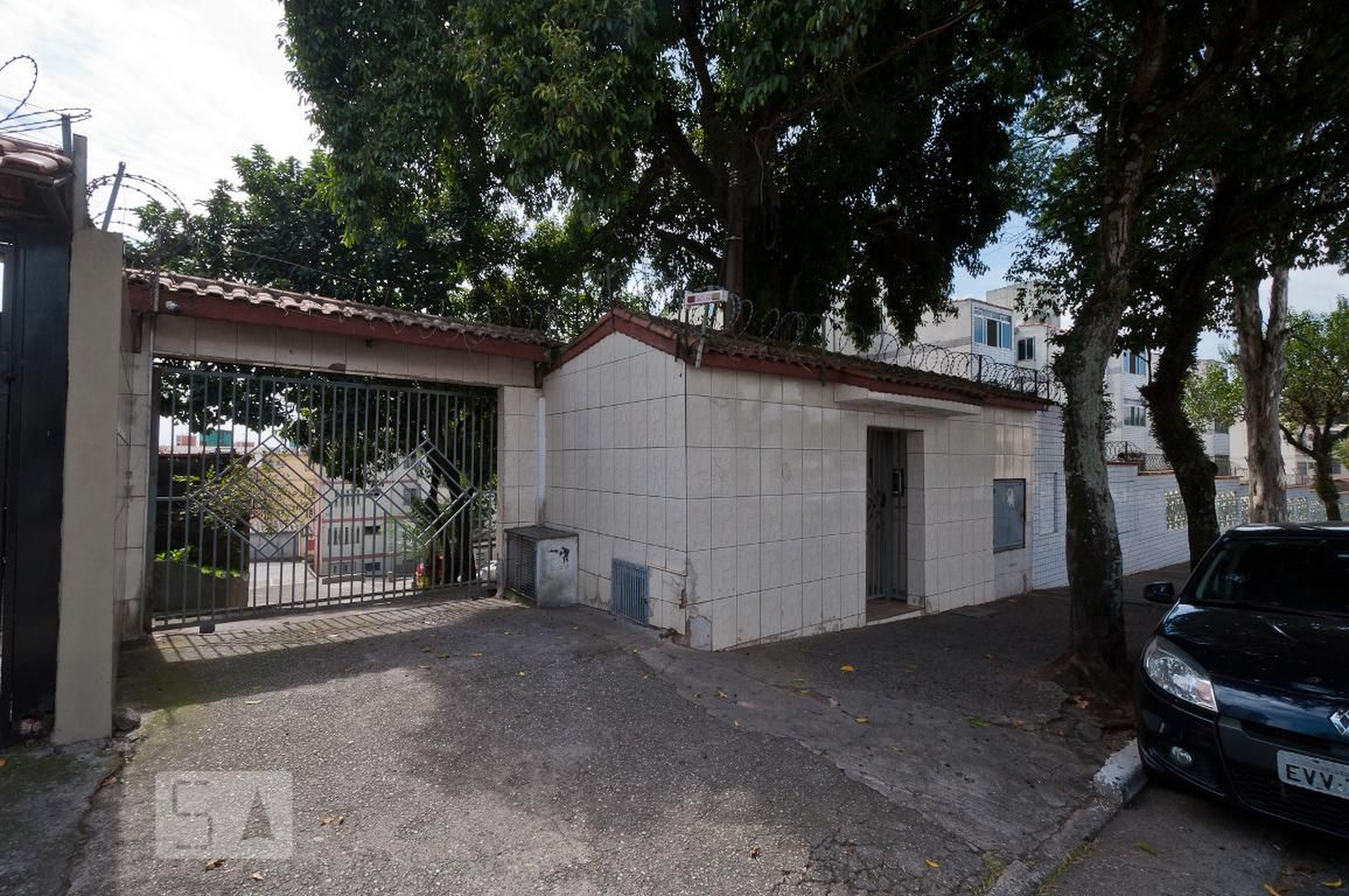 Fachada do Condomínio Condomínio em Avenida Padre Francisco de Toledo, 680