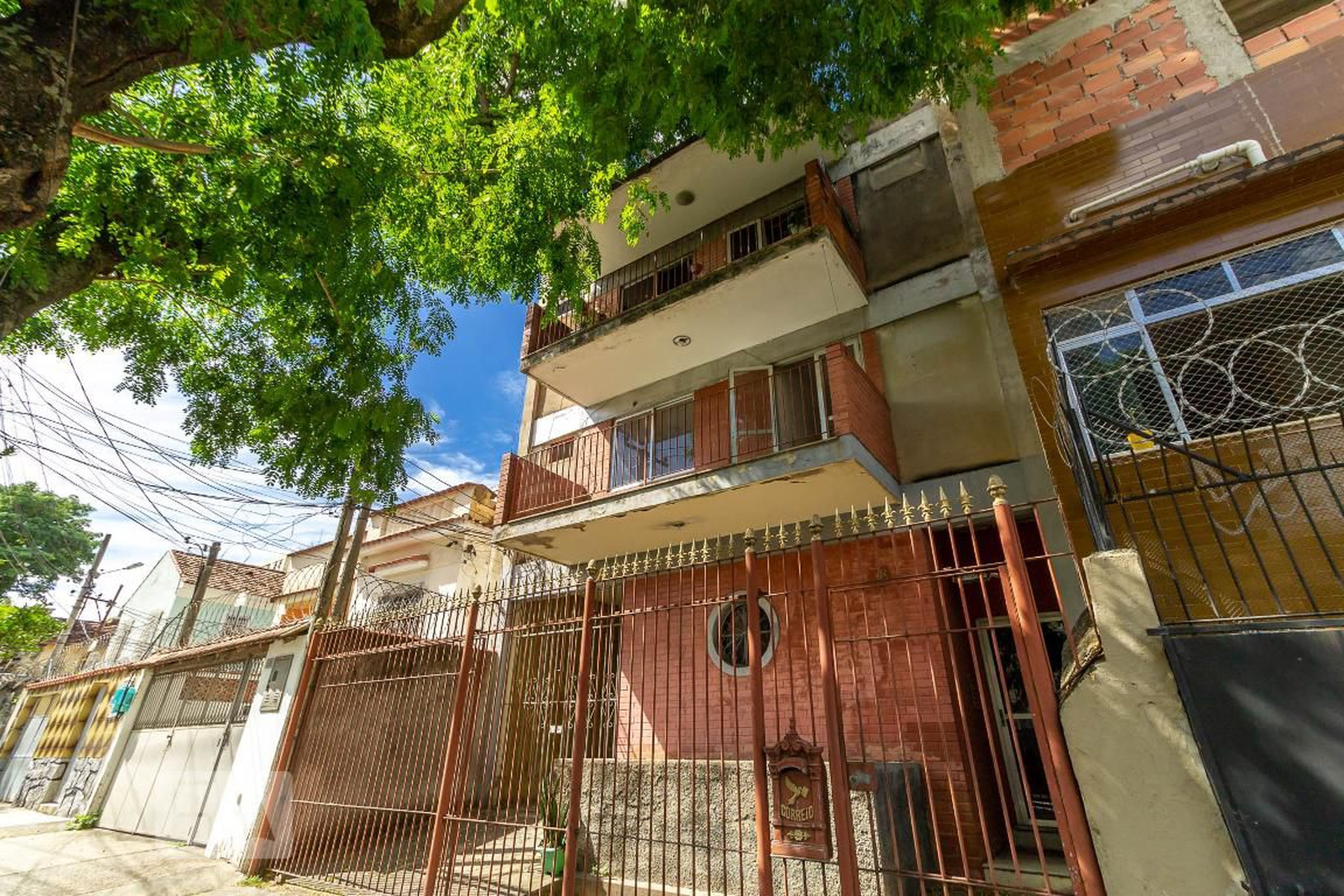 Fachada Condomínio em Rua Padre Roma, 18