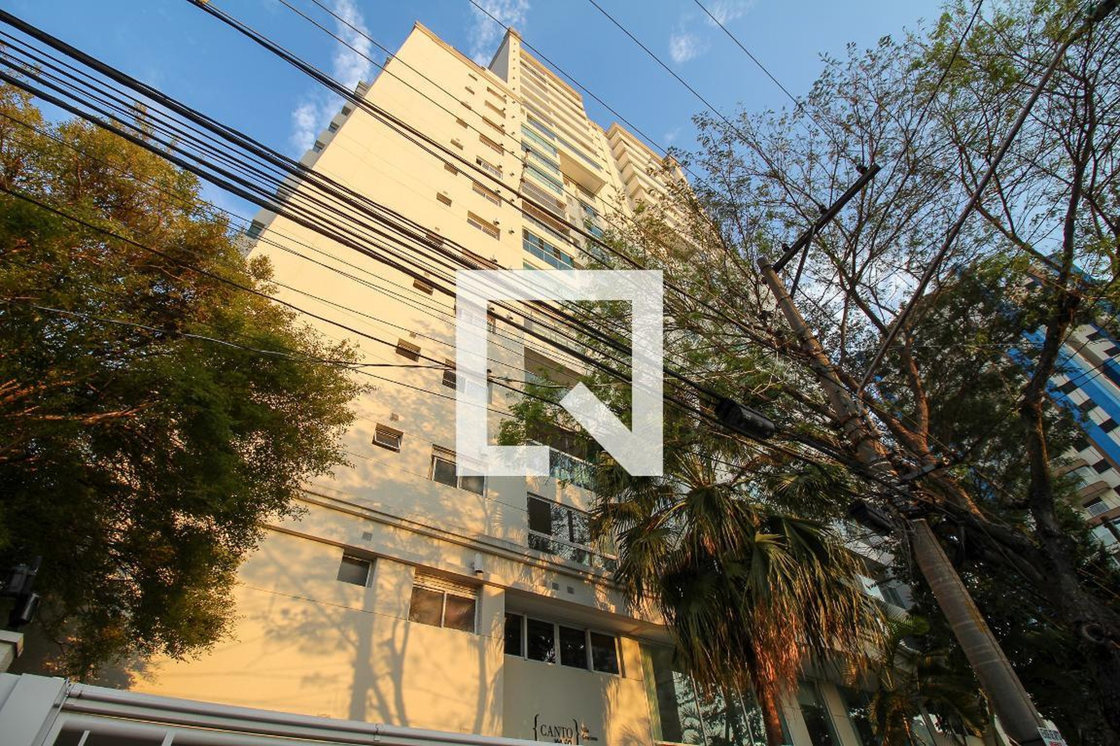 Fachada Condomínio em Avenida Vila Ema, 1101