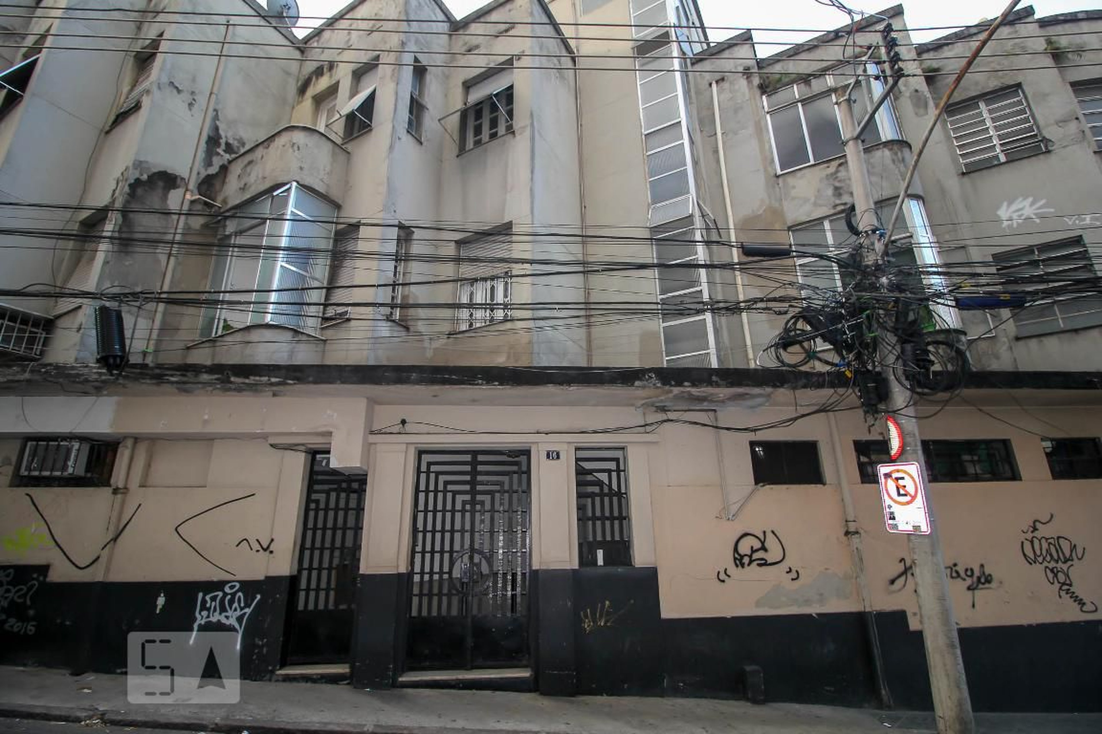 Fachada do Prédio Condomínio em Rua Mário Portela, 16