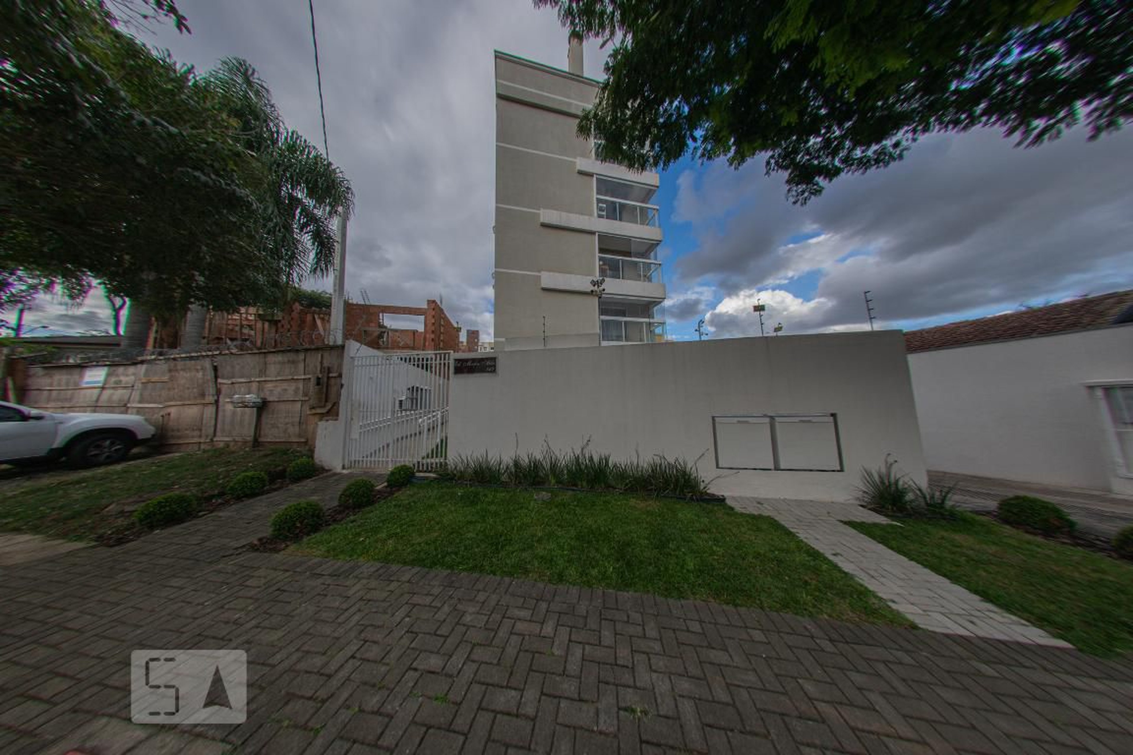 Fachada Condomínio em Rua Paranaguá, 867