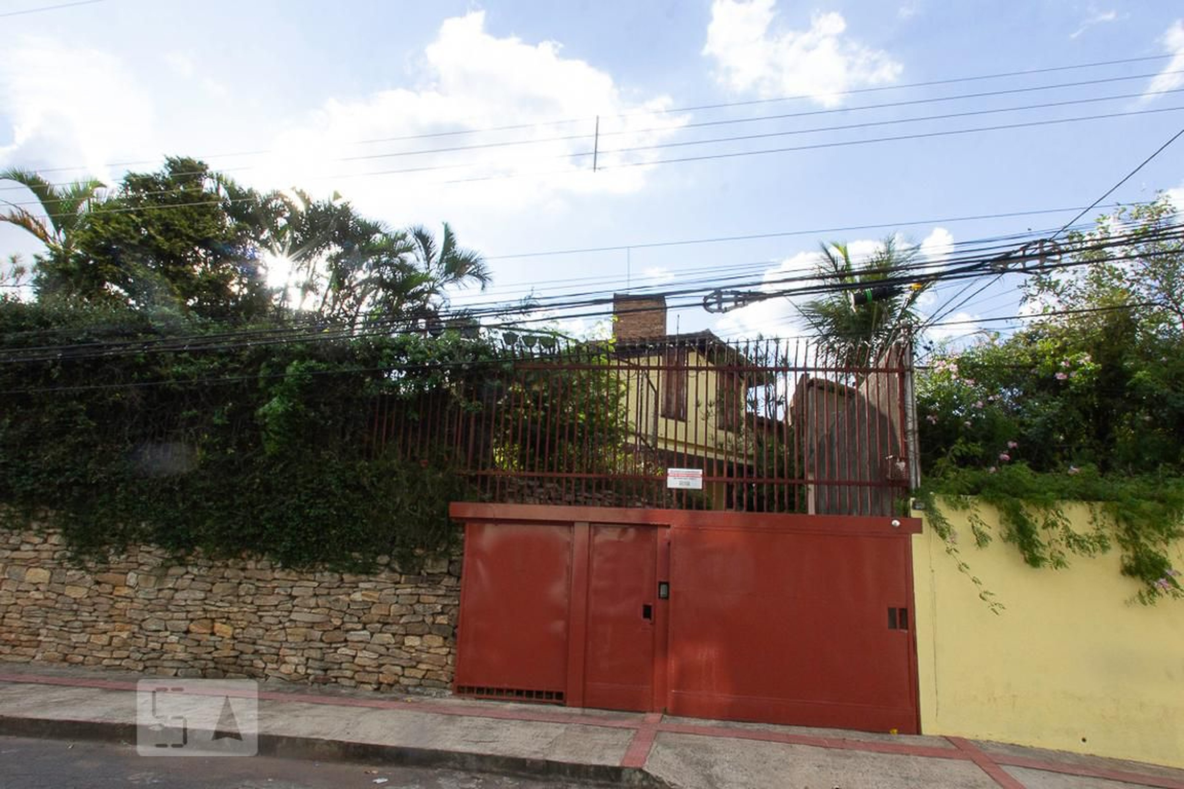 Fachada Condomínio em Rua Leví Pereira Coelho, 88