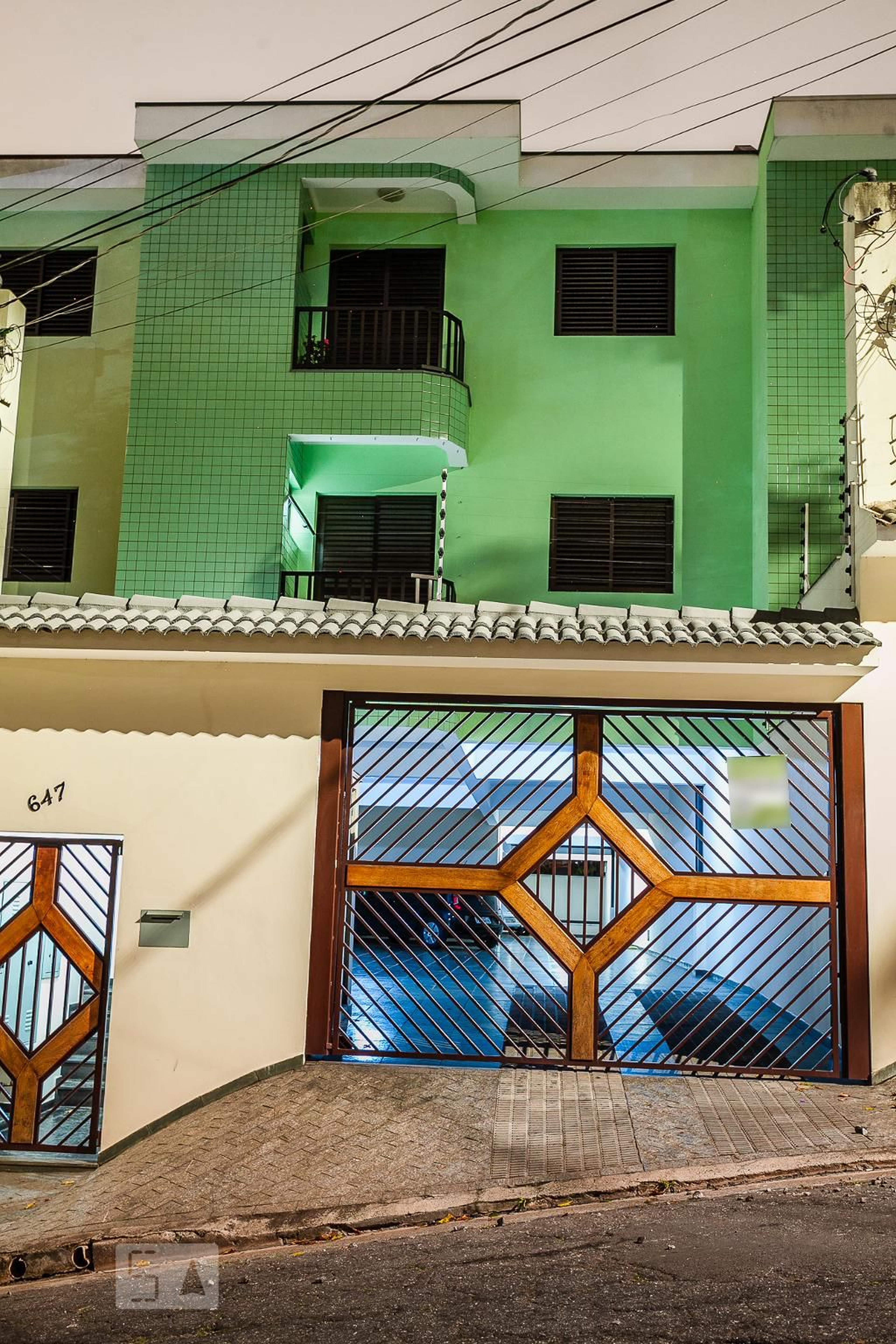 Fachada Condomínio em Rua das Laranjeiras, 647