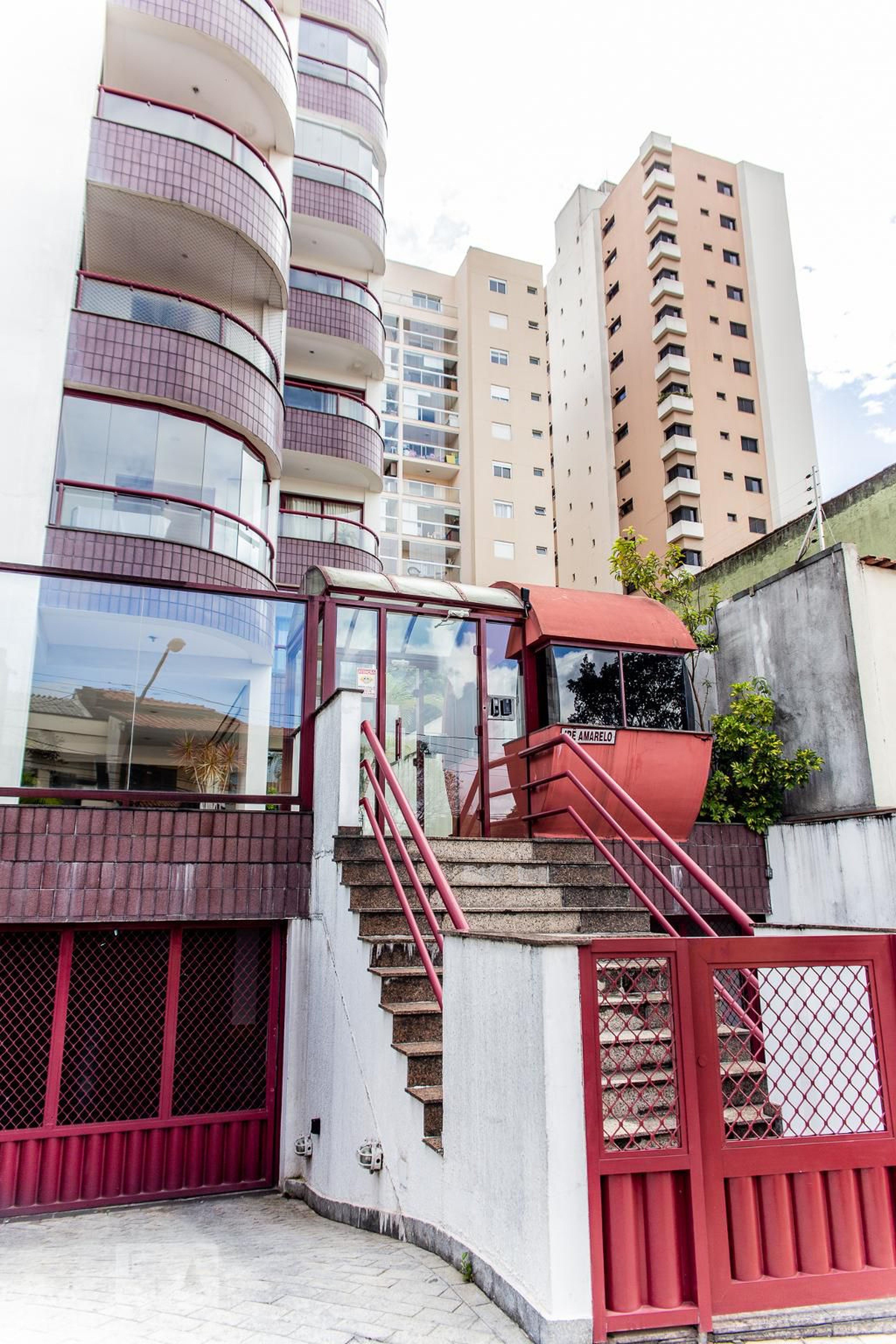 Fachada Condomínio em Rua da Memória, 127