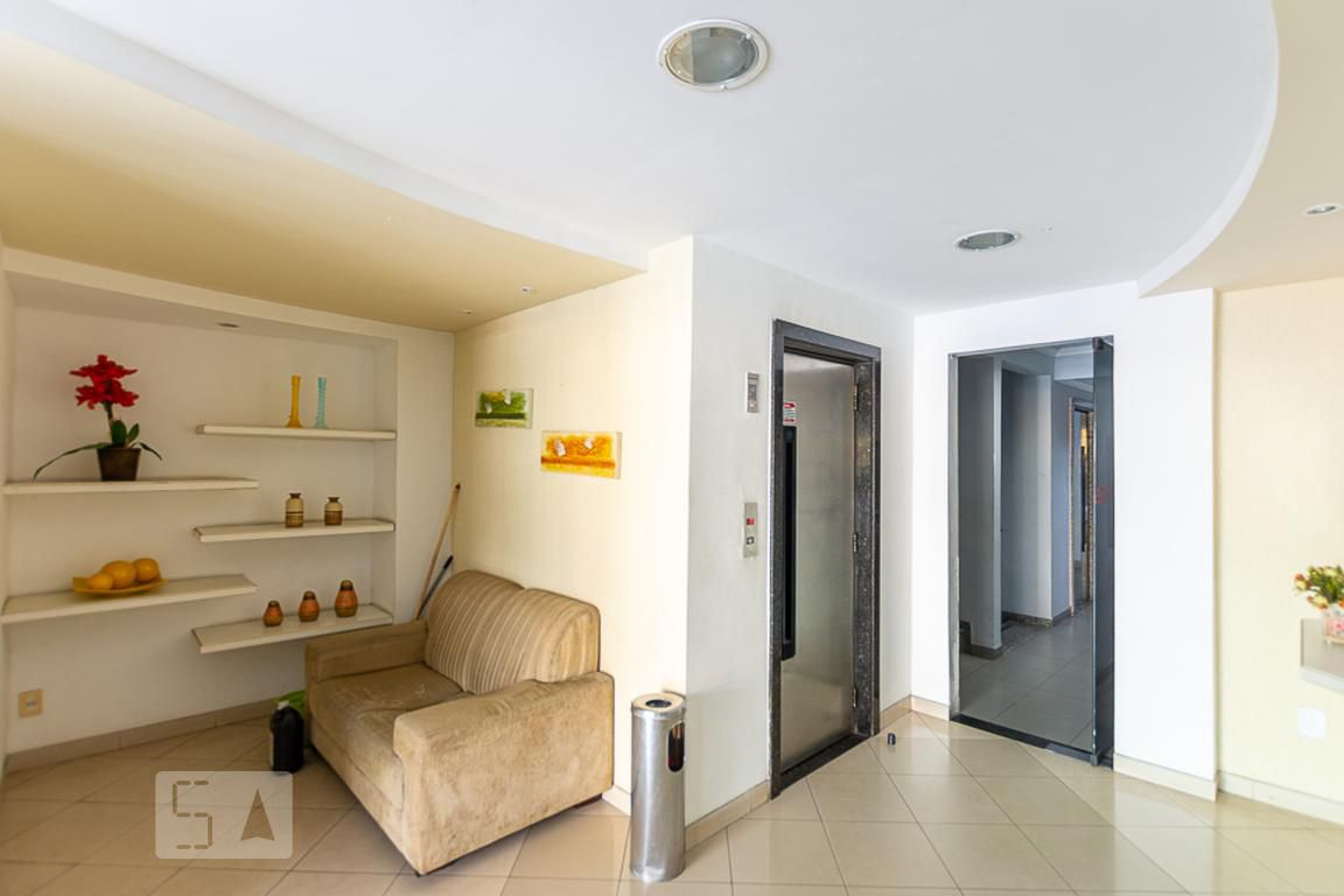 Hall de Entrada - Edifício João e Ana Perez