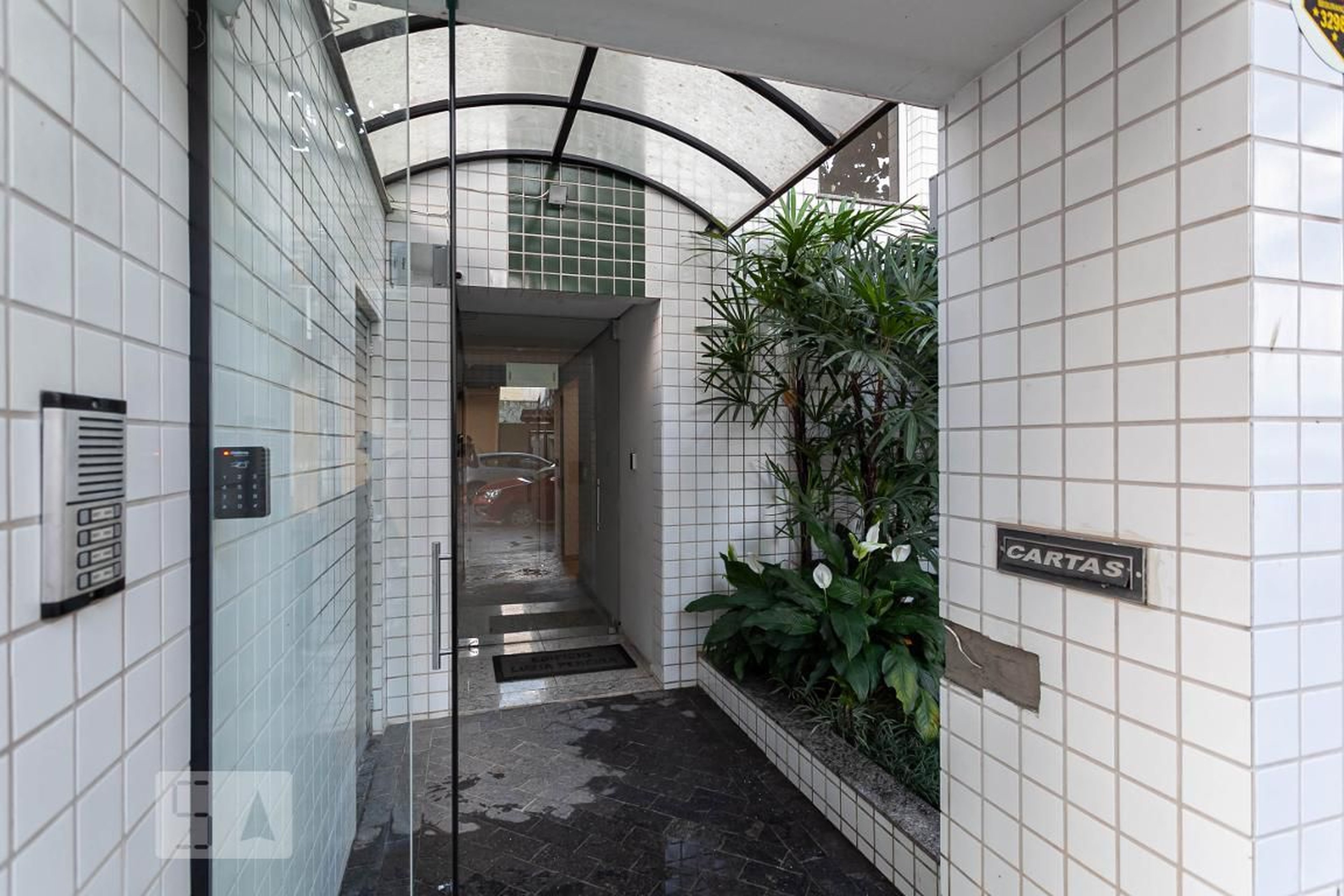 Entrada - Edifício Luzia Pereira