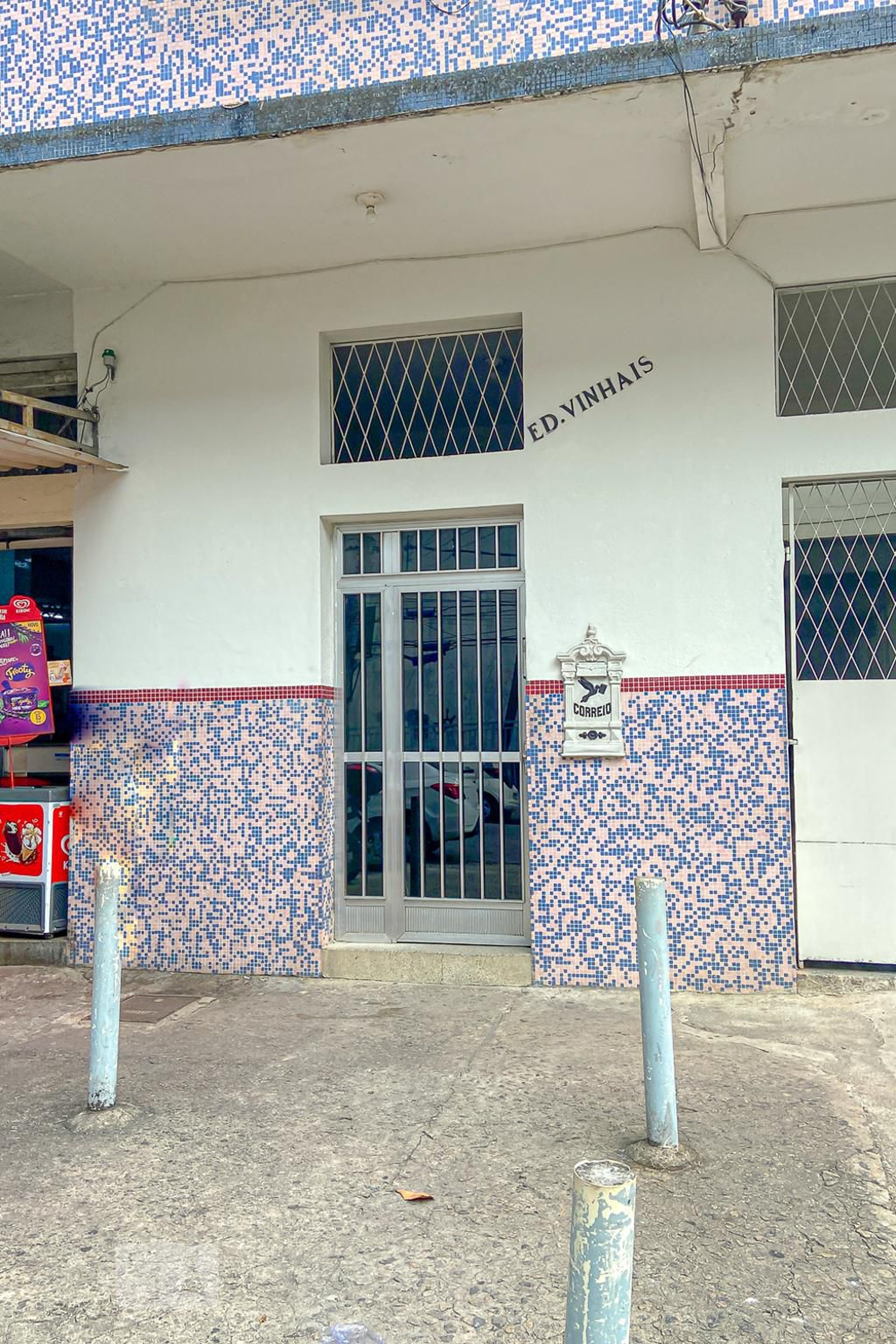 Entrada do prédio - Edifício Vinhais