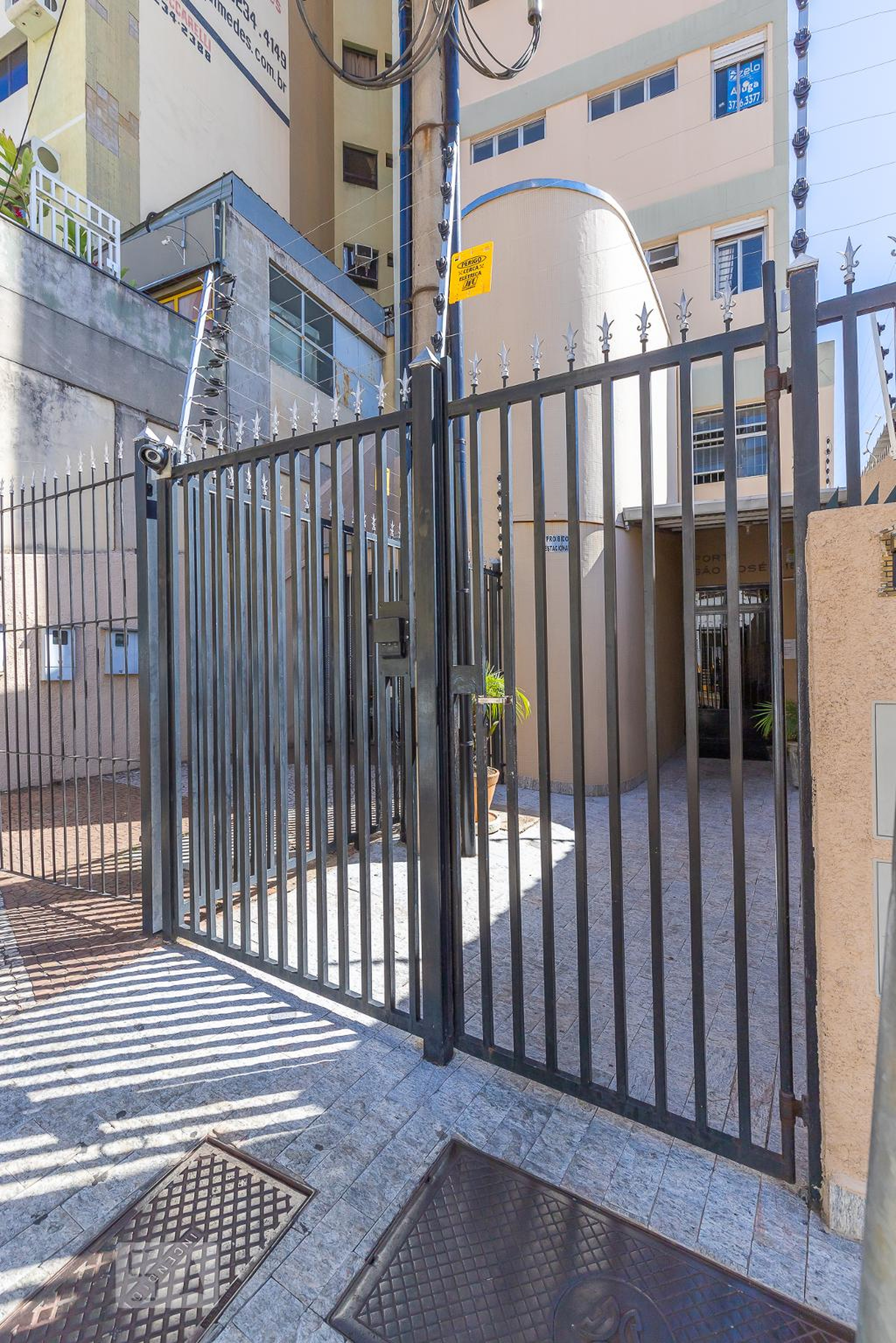Fachada Condomínio em Rua Bernardino de Campos, 511