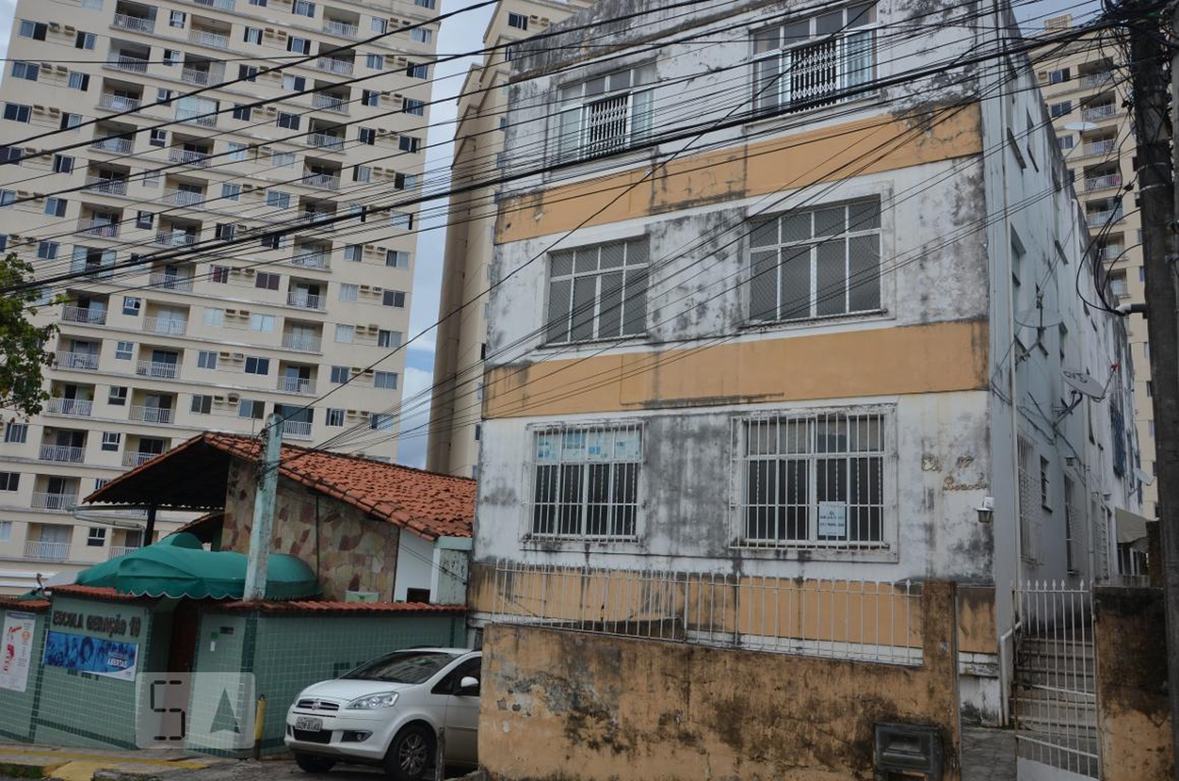 Fachada Condomínio em Rua Otacílio Santos, 17