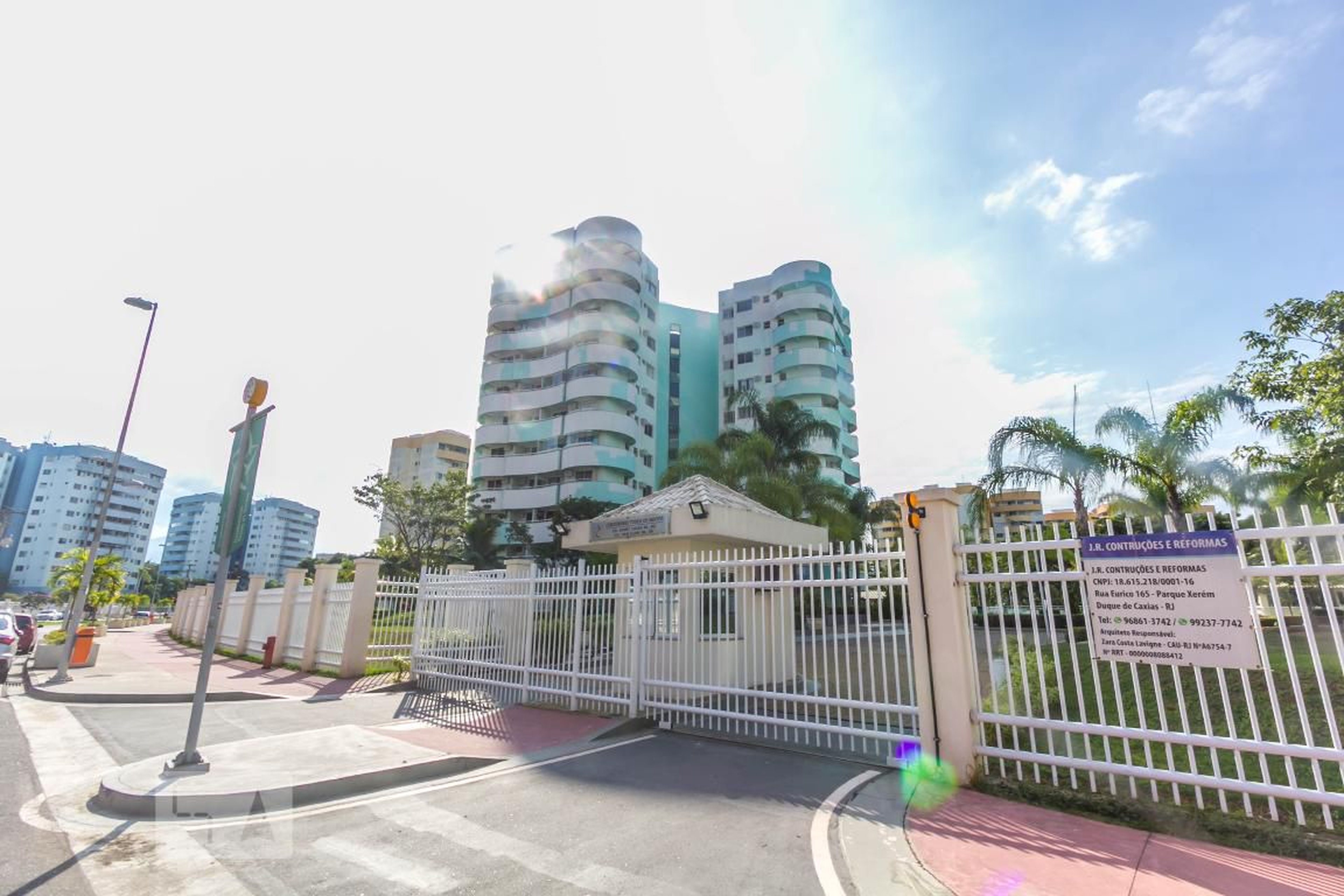 Fachada do Condomínio Condomínio em Rua Cláudio Besserman Vianna, 5