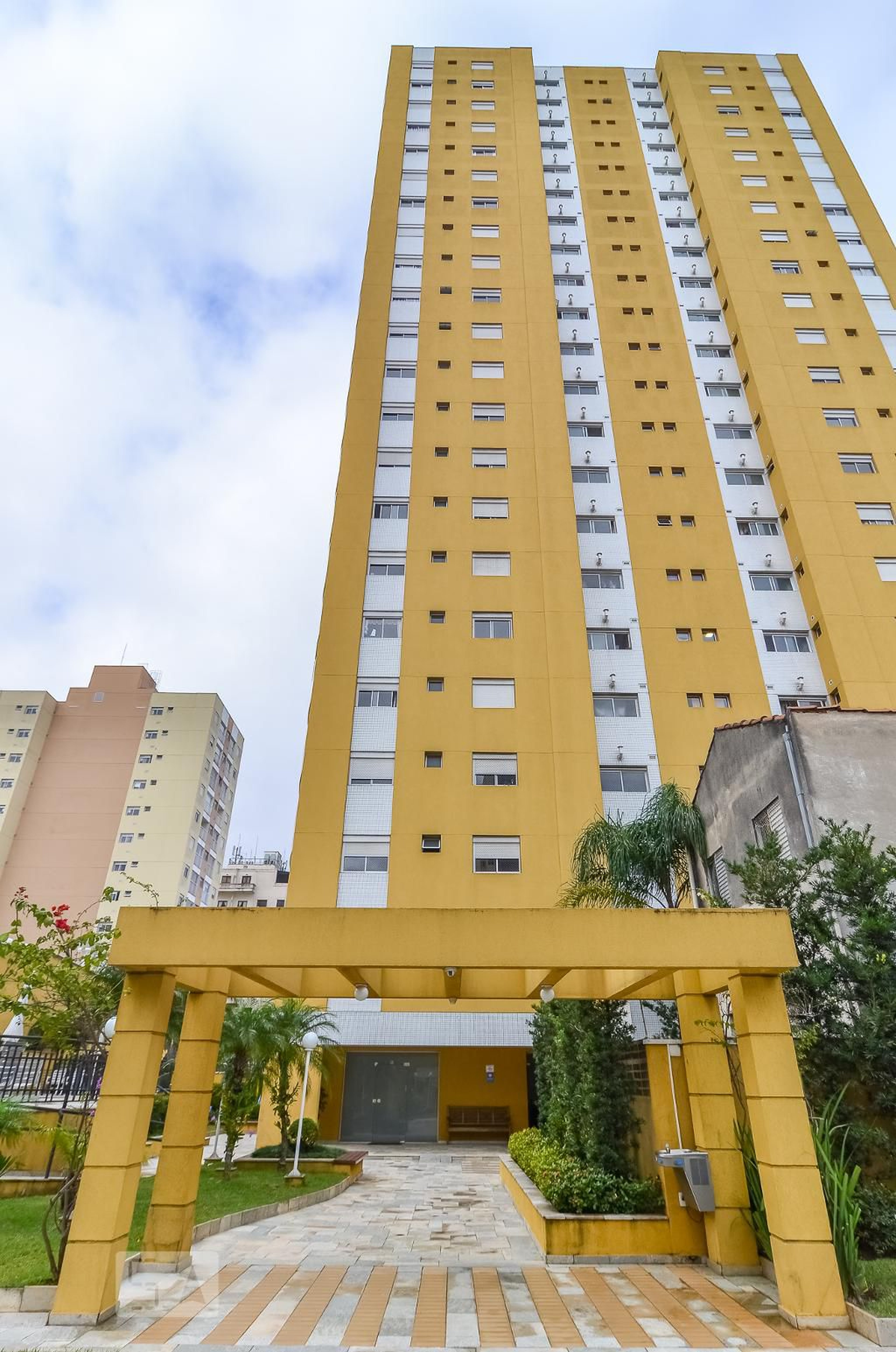 Fachada do Condomínio Edifício Ville Nivelles