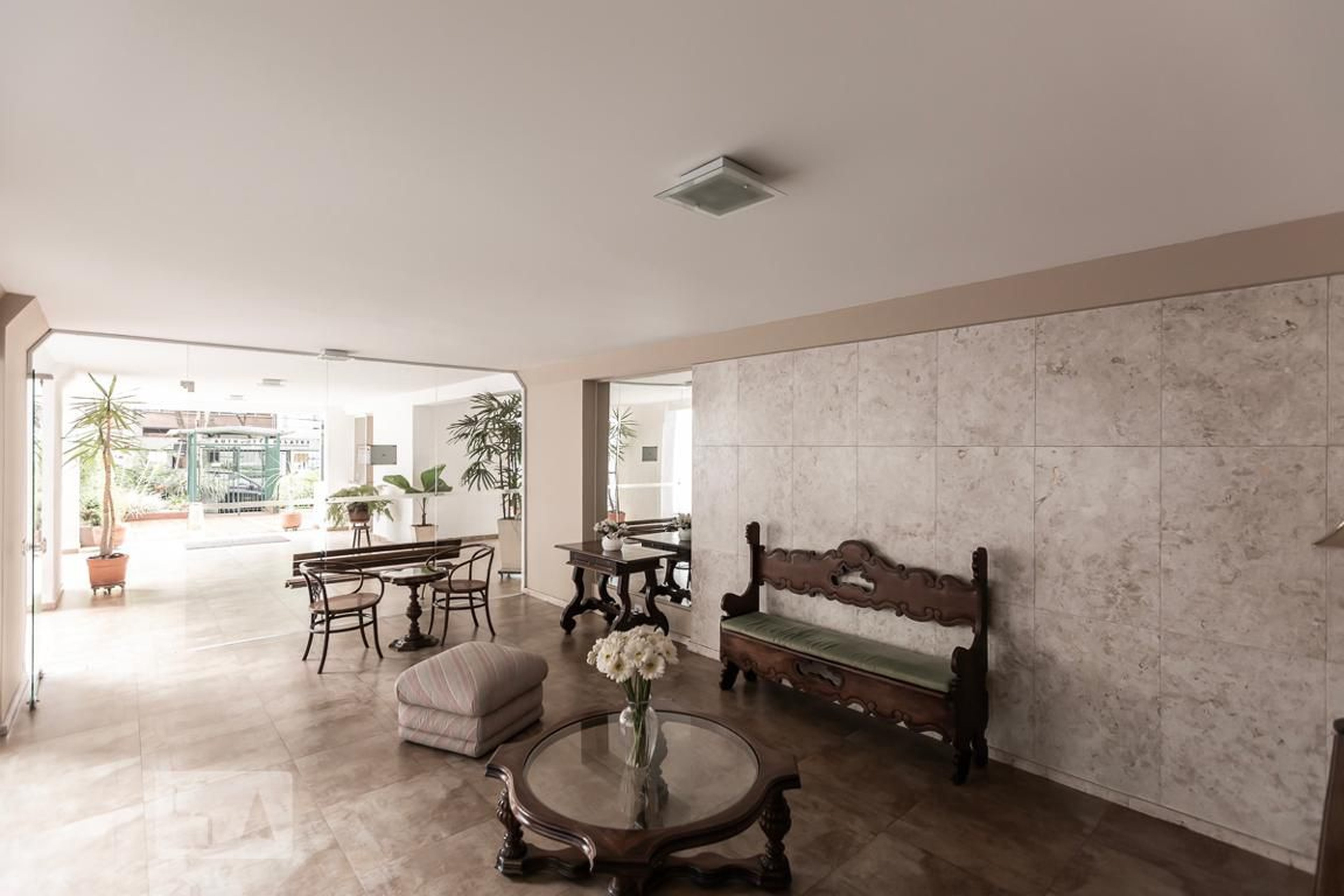 Hall - Rua Doutor Veiga Filho, 411, 12 - 1 andar - Santa Cecília