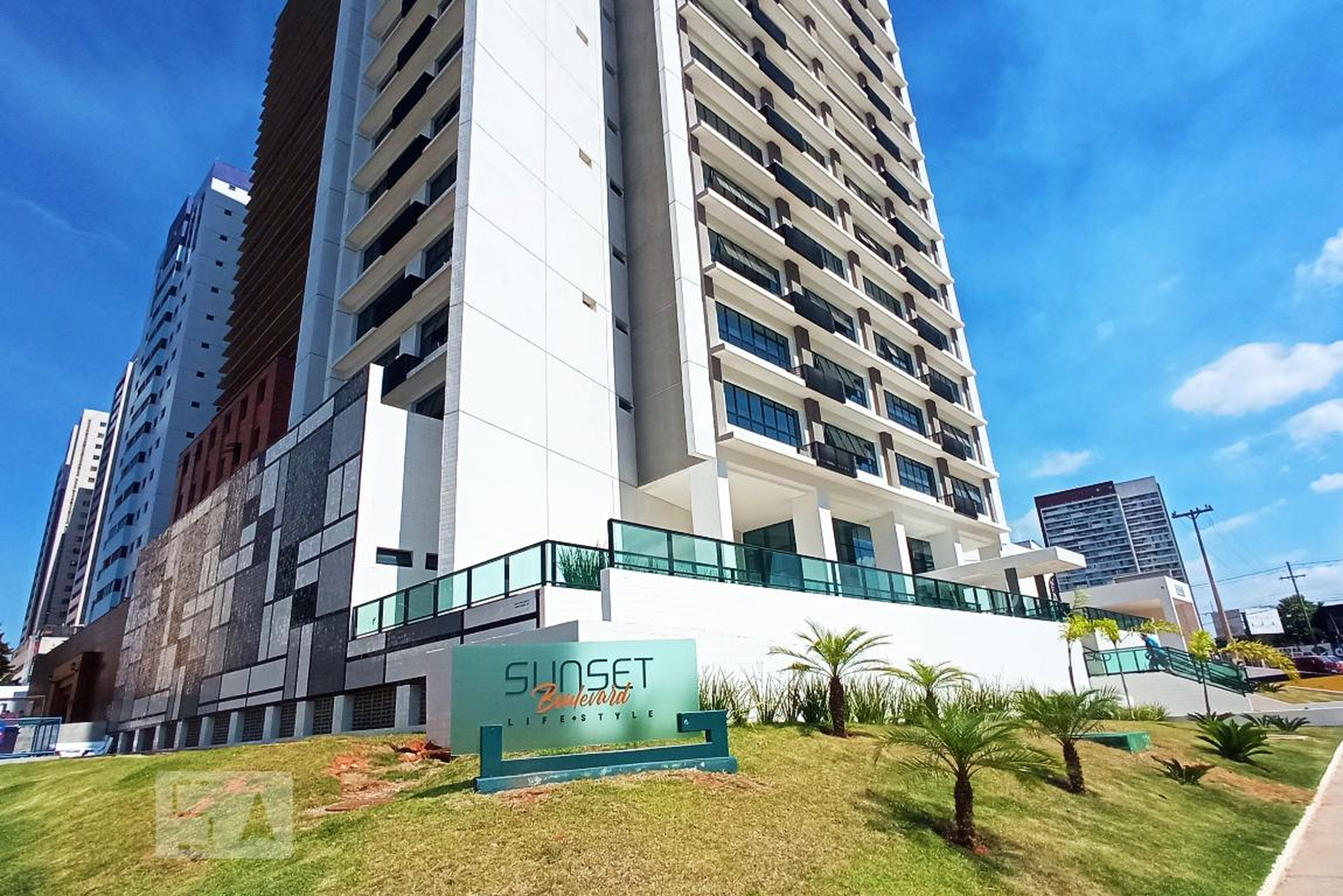 Fachada Residencial Sunset Boulevard