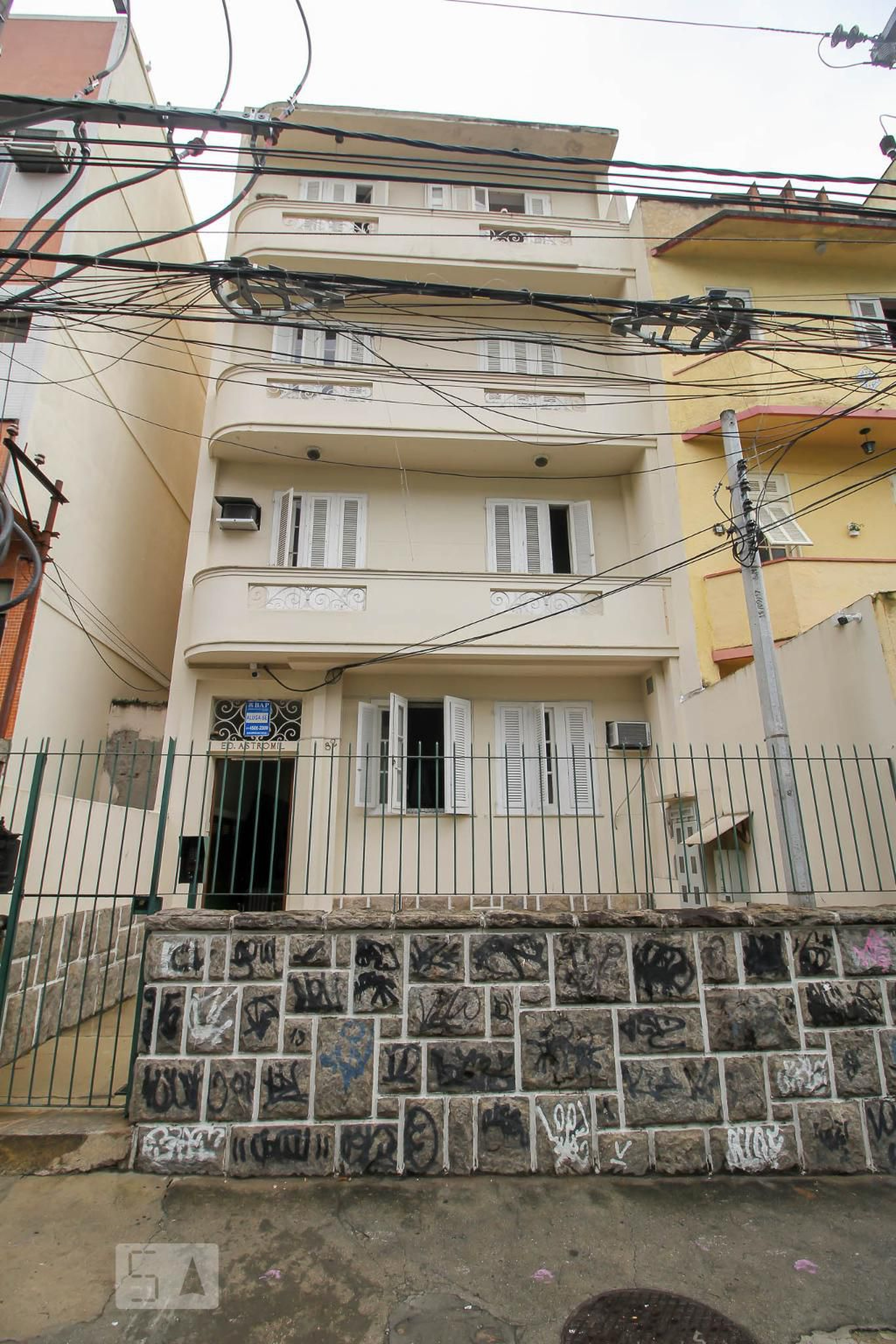 Fachada do Prédio Condomínio em Rua André Cavalcanti, 82