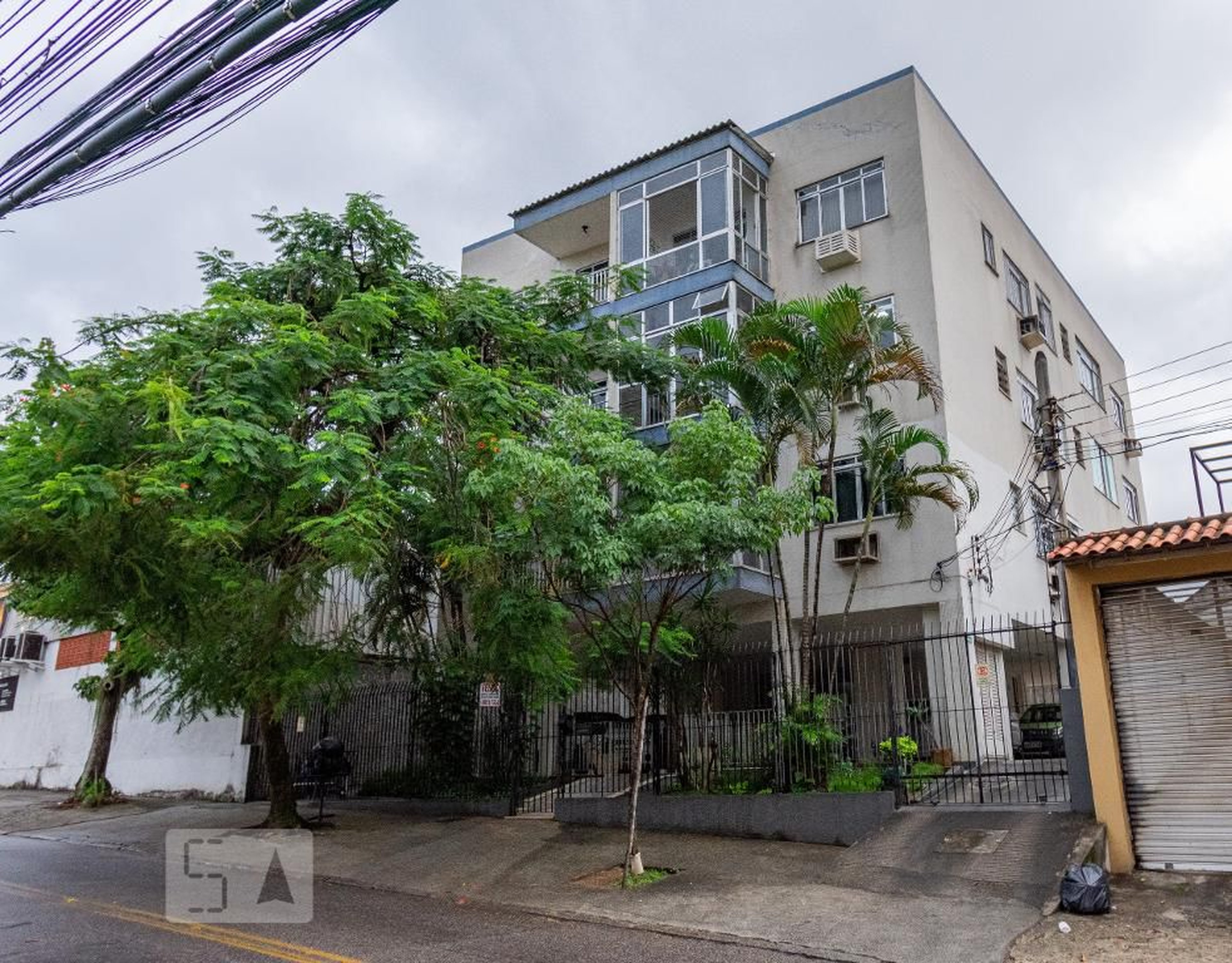 Fachada Condomínio em Rua Mapendi, 99