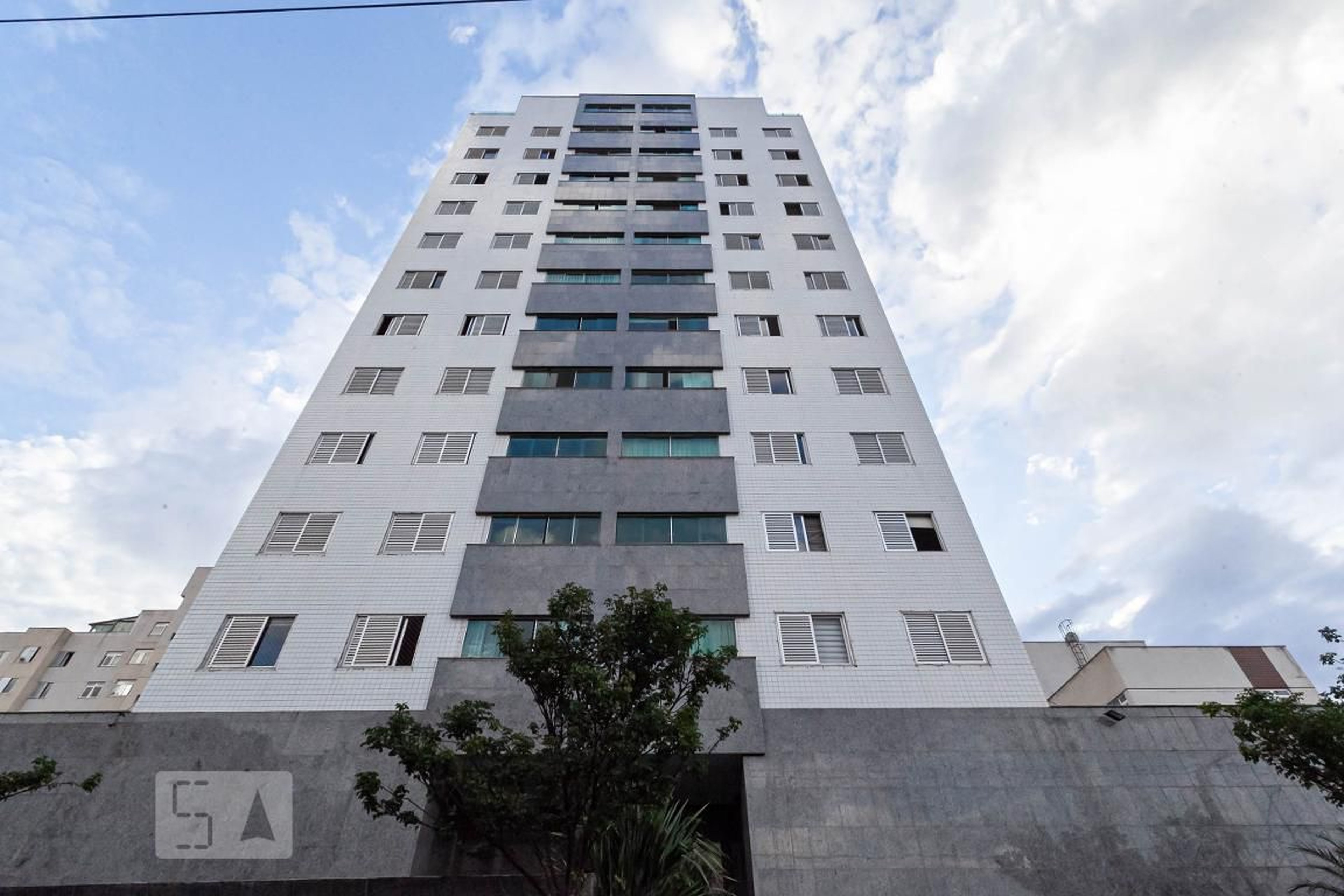 Fachada do Prédio Condomínio em Rua Frutal, 150