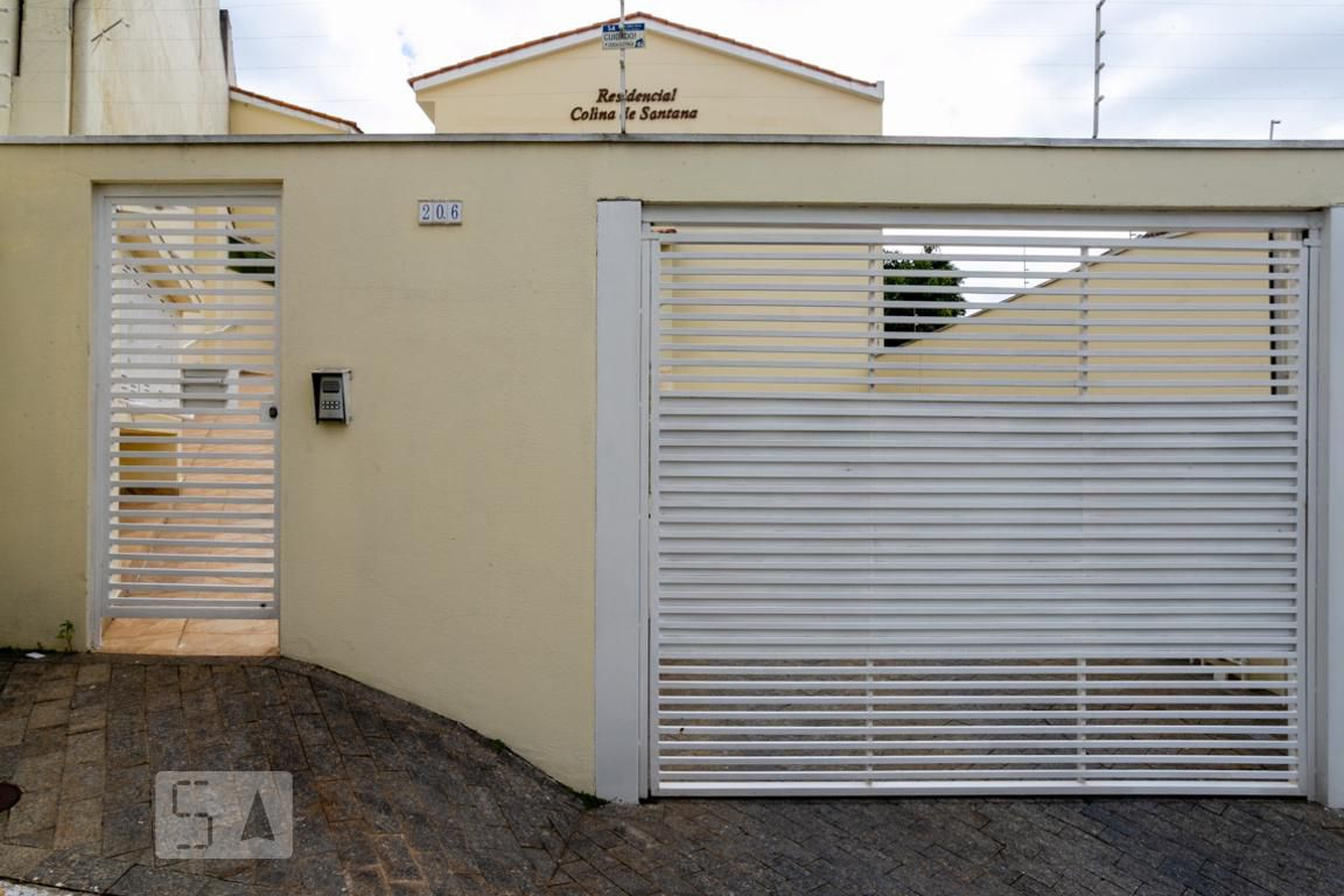 Fachada do Condomínio Condomínio Colina Santana