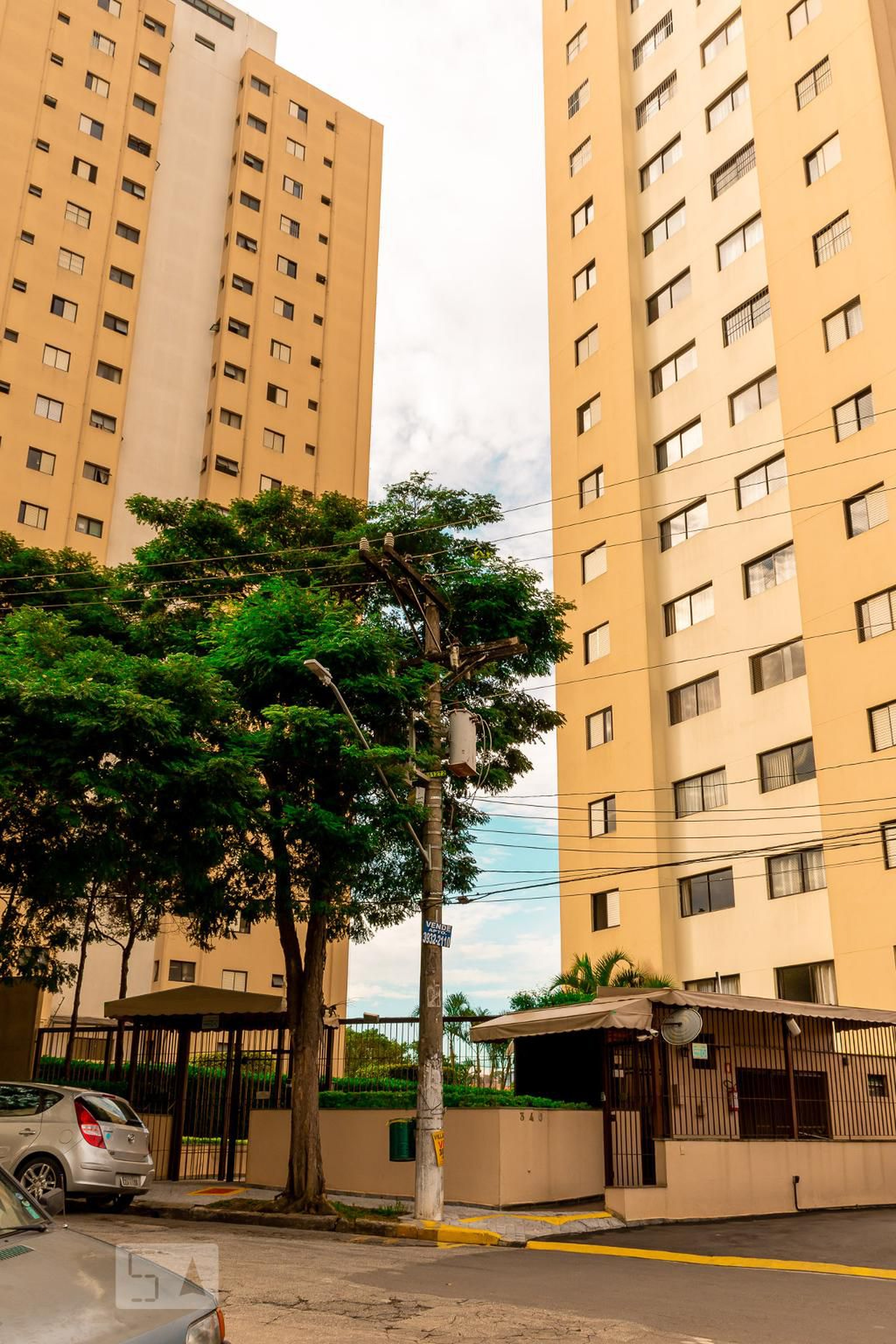 Fachada do Condomínio Edifício Camélias