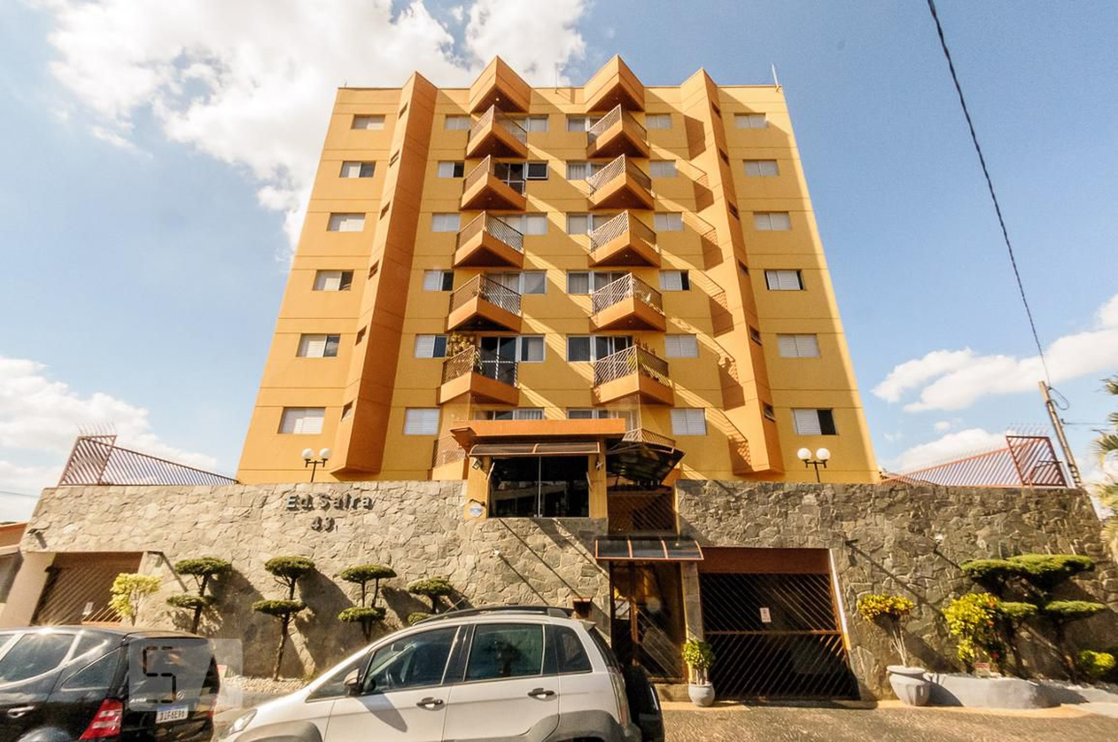 Fachada do Prédio Condomínio em Rua Doutor Cincinato Braga, 43