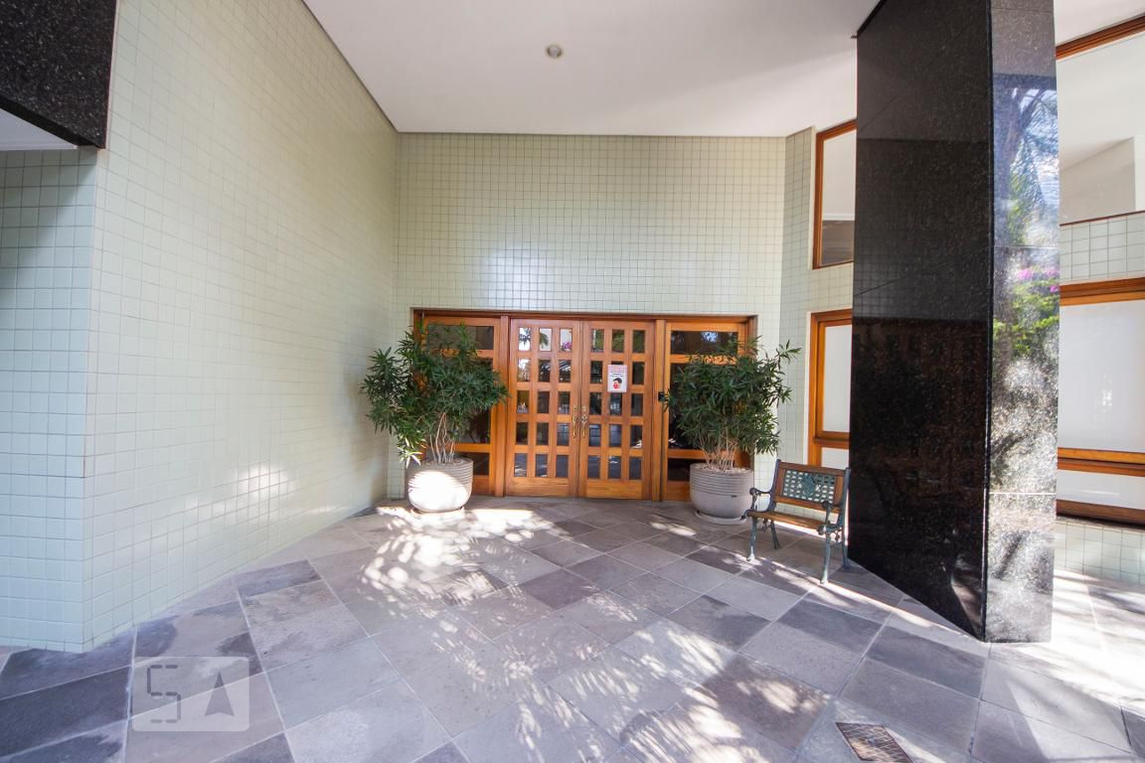 Fachada do Condomínio Condomínio em Rua Engenheiro Veríssimo de Matos, 15